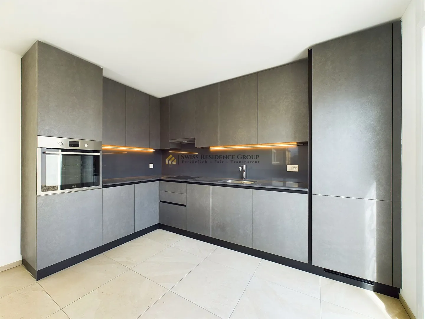 Modern Single-Family House in Cugnasco 214 m2 - Photo 1 of 9