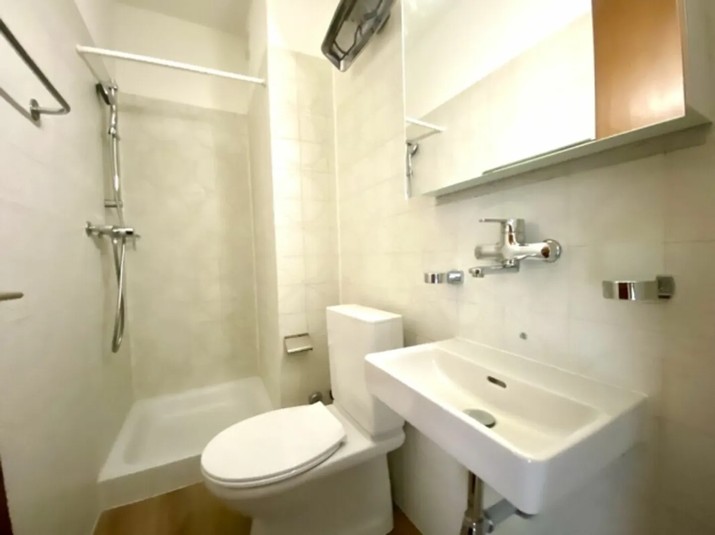 Helles 3,5-Zimmer-Apartment, 5. Etage - Vacallo - Foto 9 von 16