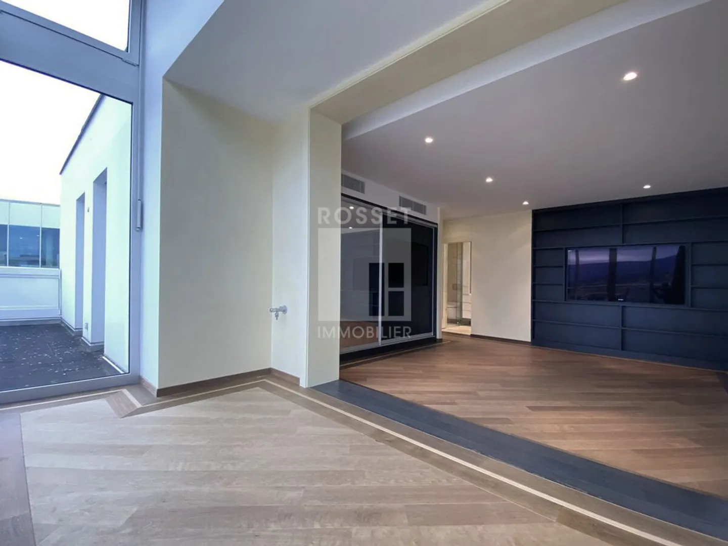 OPPORTUNITÀ DA COGNERE Appartamento 5 locali al 6° piano - ca. 127 m2 con fascino - Foto 3 di 10