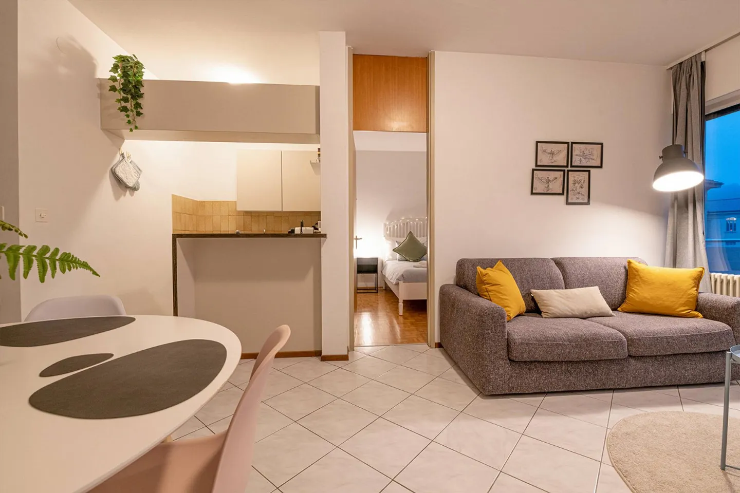 Charmante 2,5-Zimmer-Wohnung mit Balkon und Panoramablick in Lugano - Foto 2 von 6