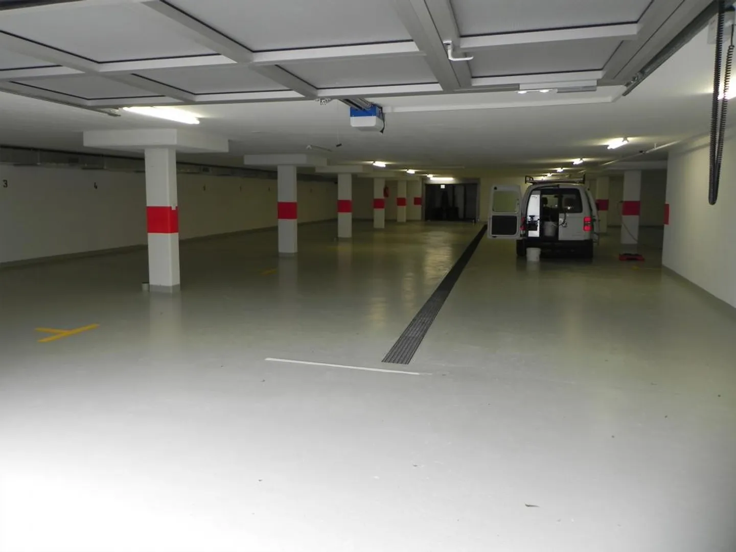 Places de stationnement en sous-sol à louer - Photo 4 sur 4