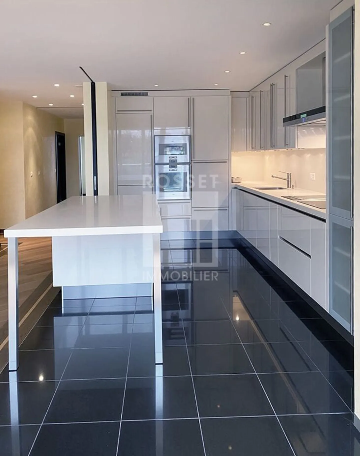 OPPORTUNITÀ DA COGNERE Appartamento 5 locali al 6° piano - ca. 127 m2 con fascino - Foto 8 di 10