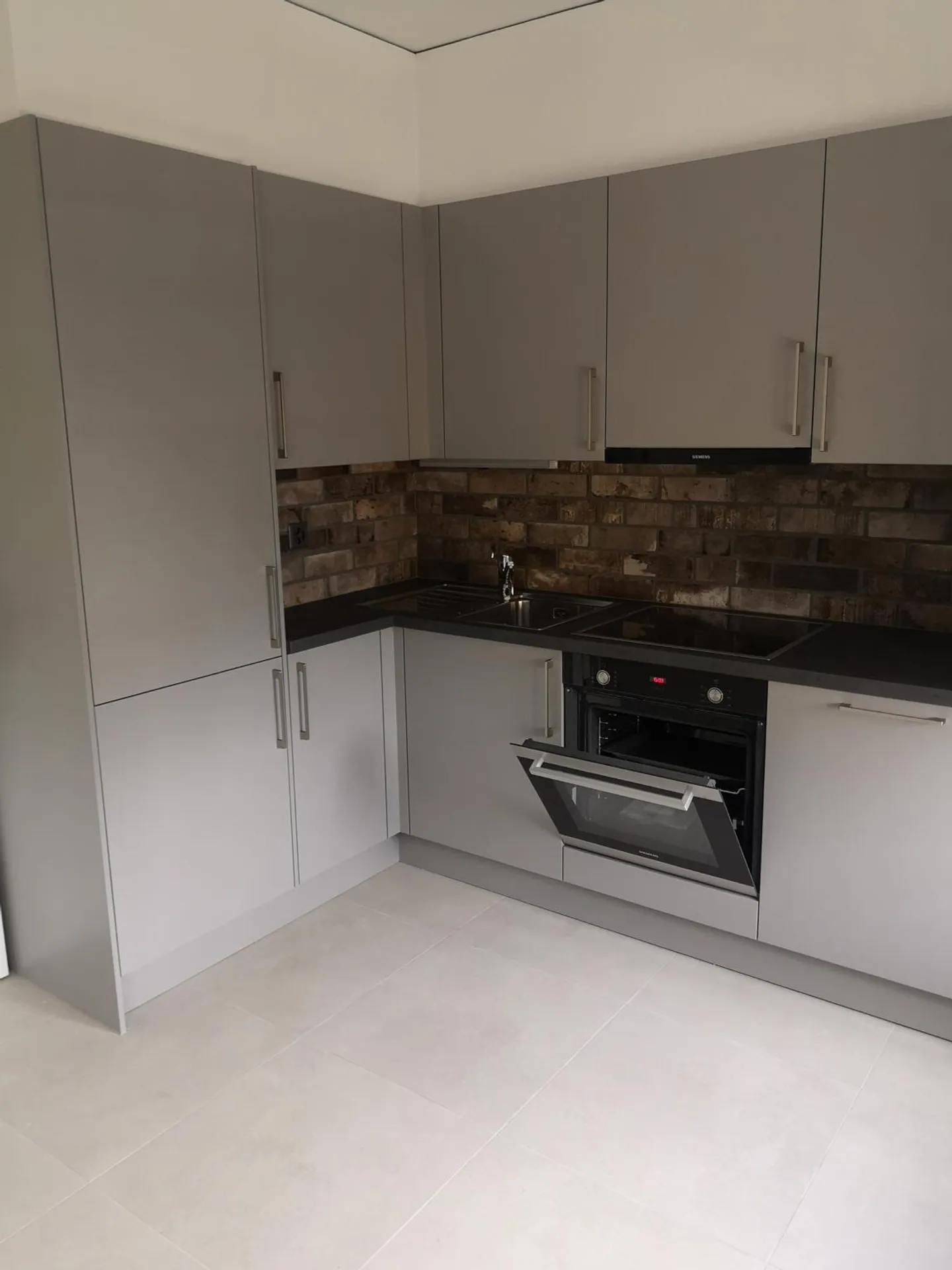 Charming 3-Room Apartment - Photo 1 of 9