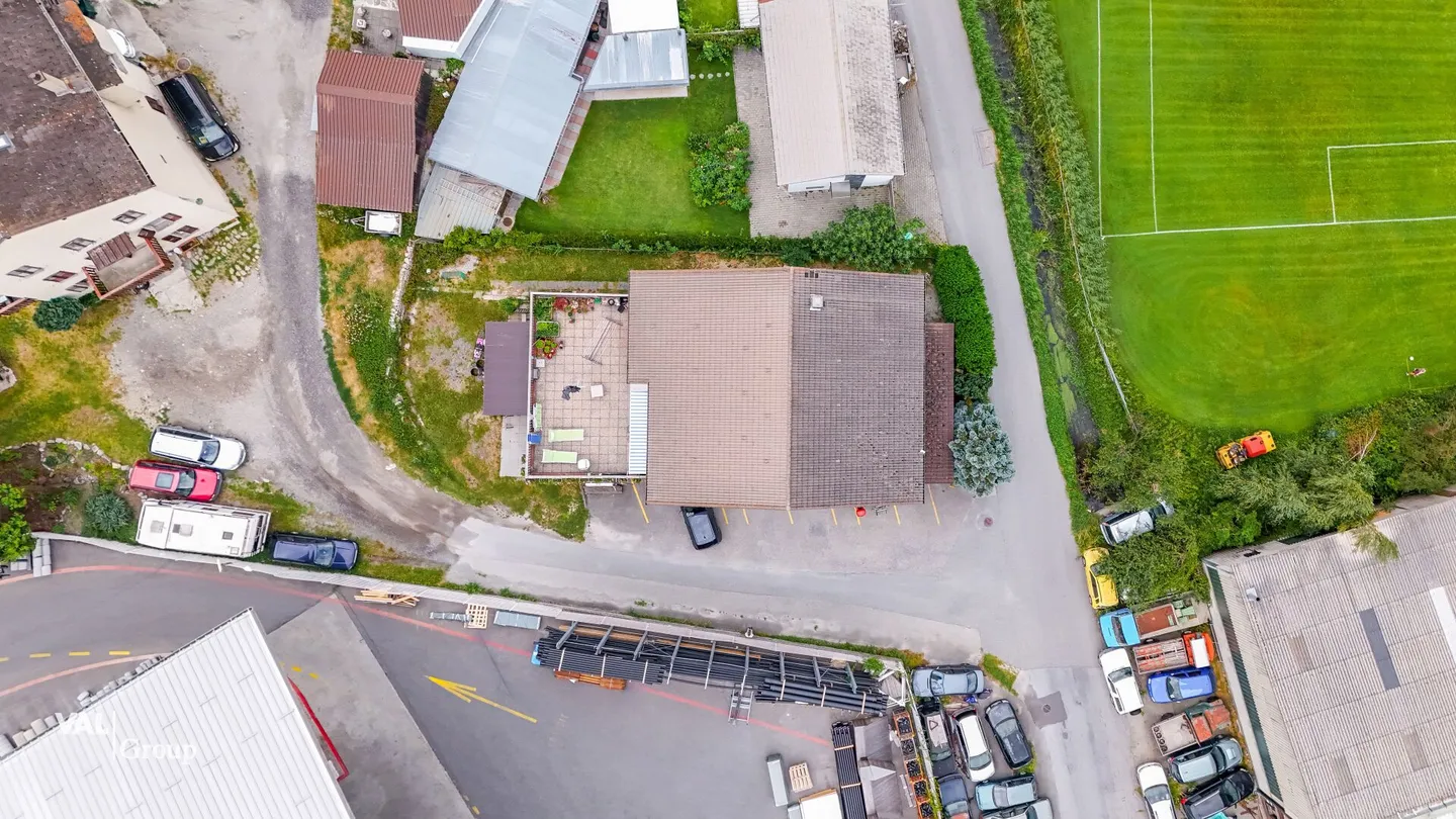 Attractive residential and commercial property with diverse usage possibilities - Photo 13 of 13