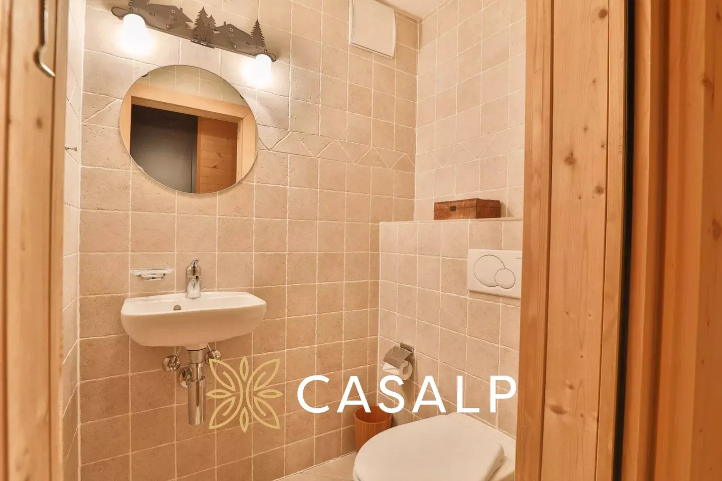 Elegant 6 Room Duplex in a High-End Residence - Photo 14 of 27