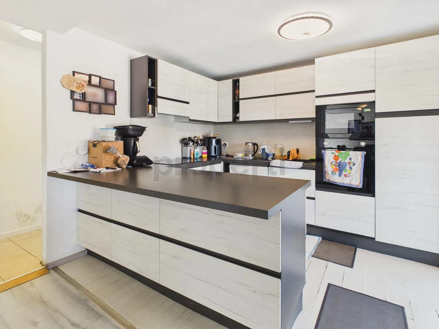 Single-family house with two independent living units in Mezzovico-Vira, secondary residence allowed. - Photo 5 of 13