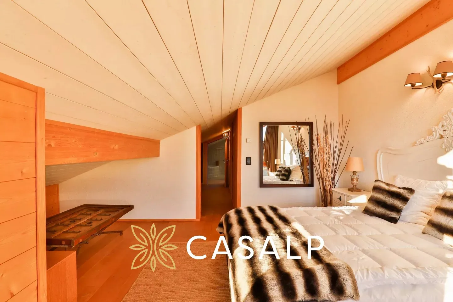 Elegant 6 Room Duplex in a High-End Residence - Photo 19 of 27