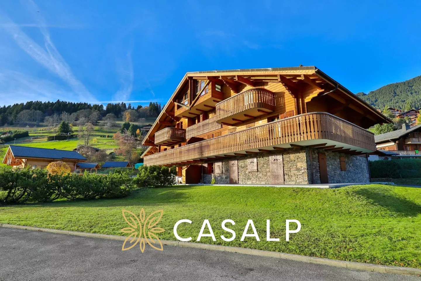 Elegant 6 Room Duplex in a High-End Residence - Photo 22 of 27