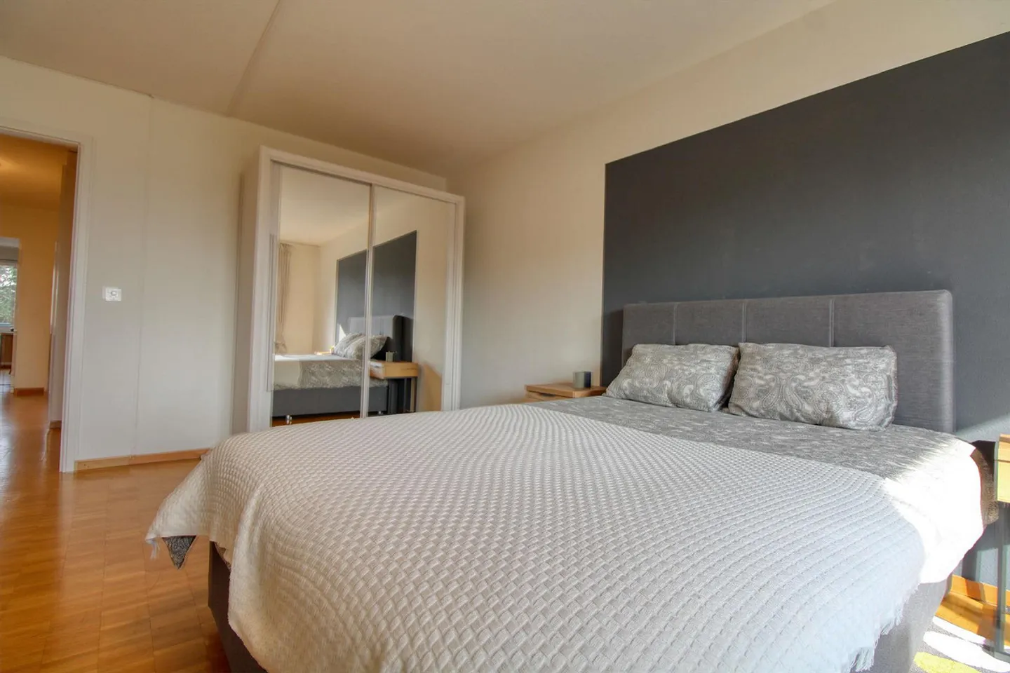 Stanza di coliving elegante a Zurigo - Foto 2 di 17