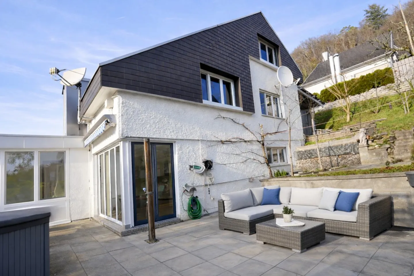 Incantevole Casa Familiare con Giardino - Foto 1 di 16