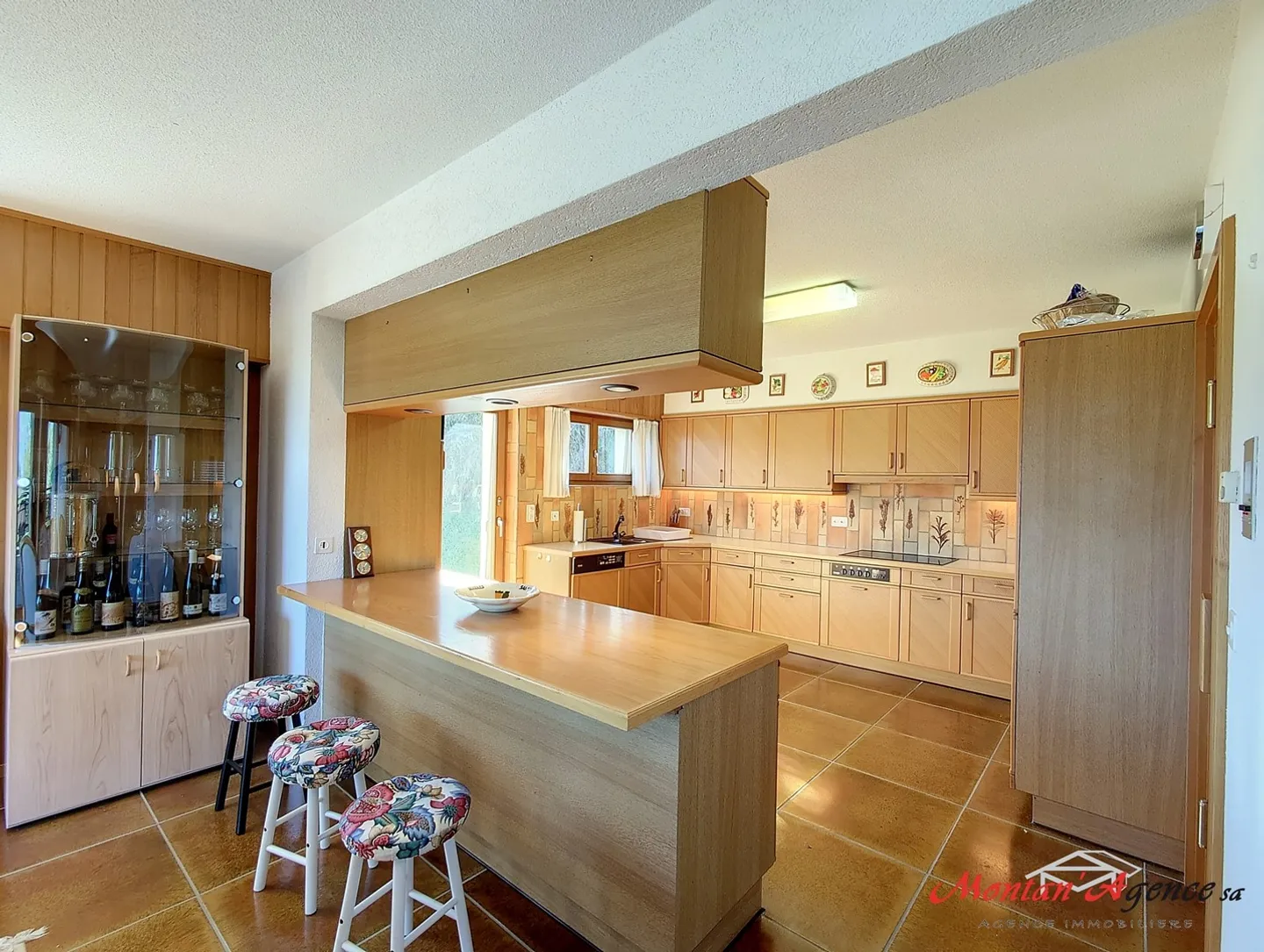 Beautiful and spacious 9 1/2 room chalet - Photo 5 of 11