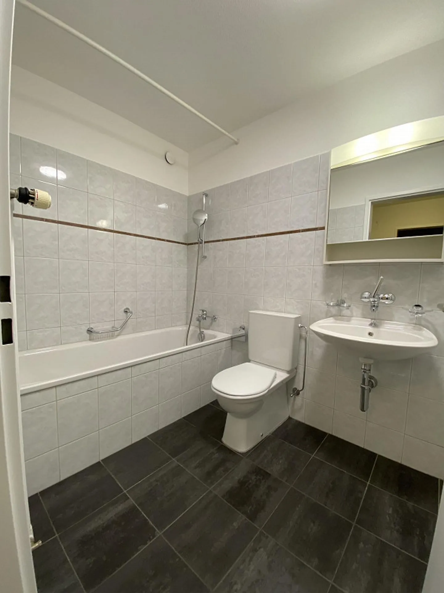 3.5 Room Apartment near NTB and BZB - Photo 5 of 17
