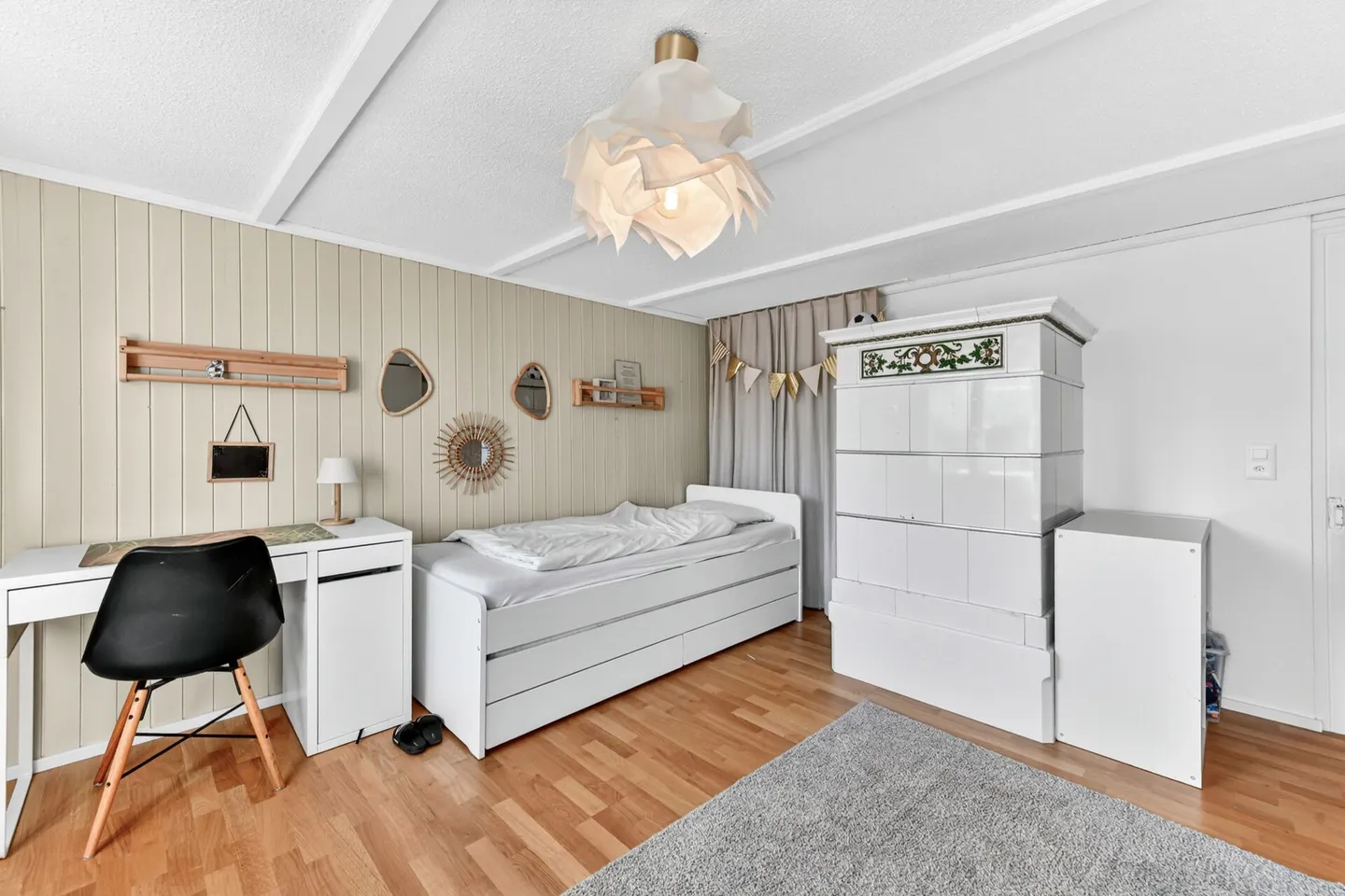 Charming Family Home with Studio - Photo 19 of 31
