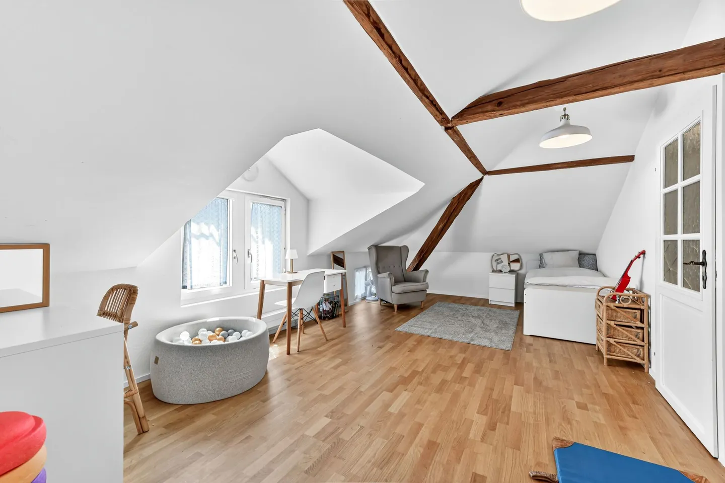 Charming Family Home with Studio - Photo 21 of 31