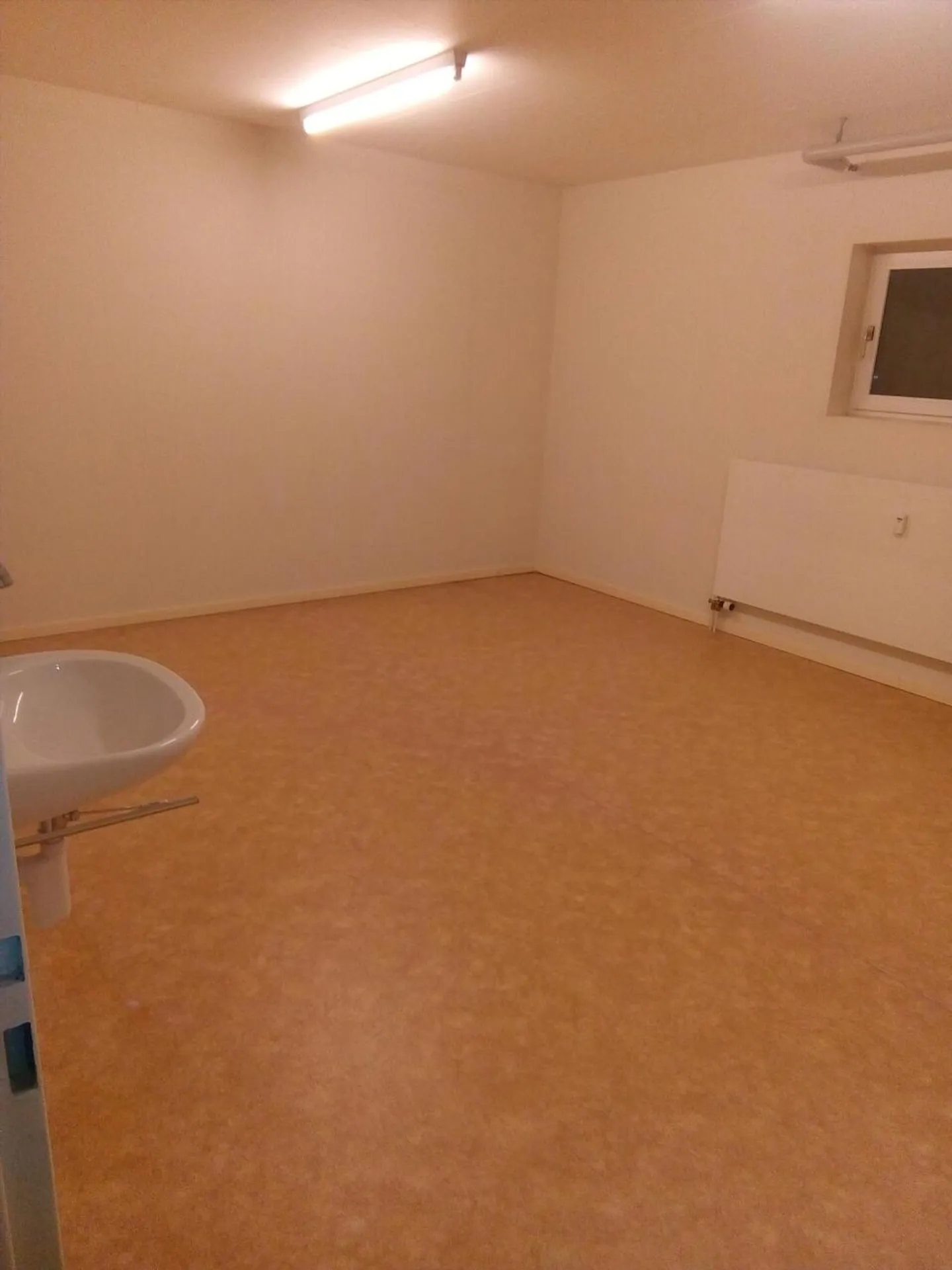 Stanza per bricolage/magazzino nel quartiere 4054 - Foto 3 di 3