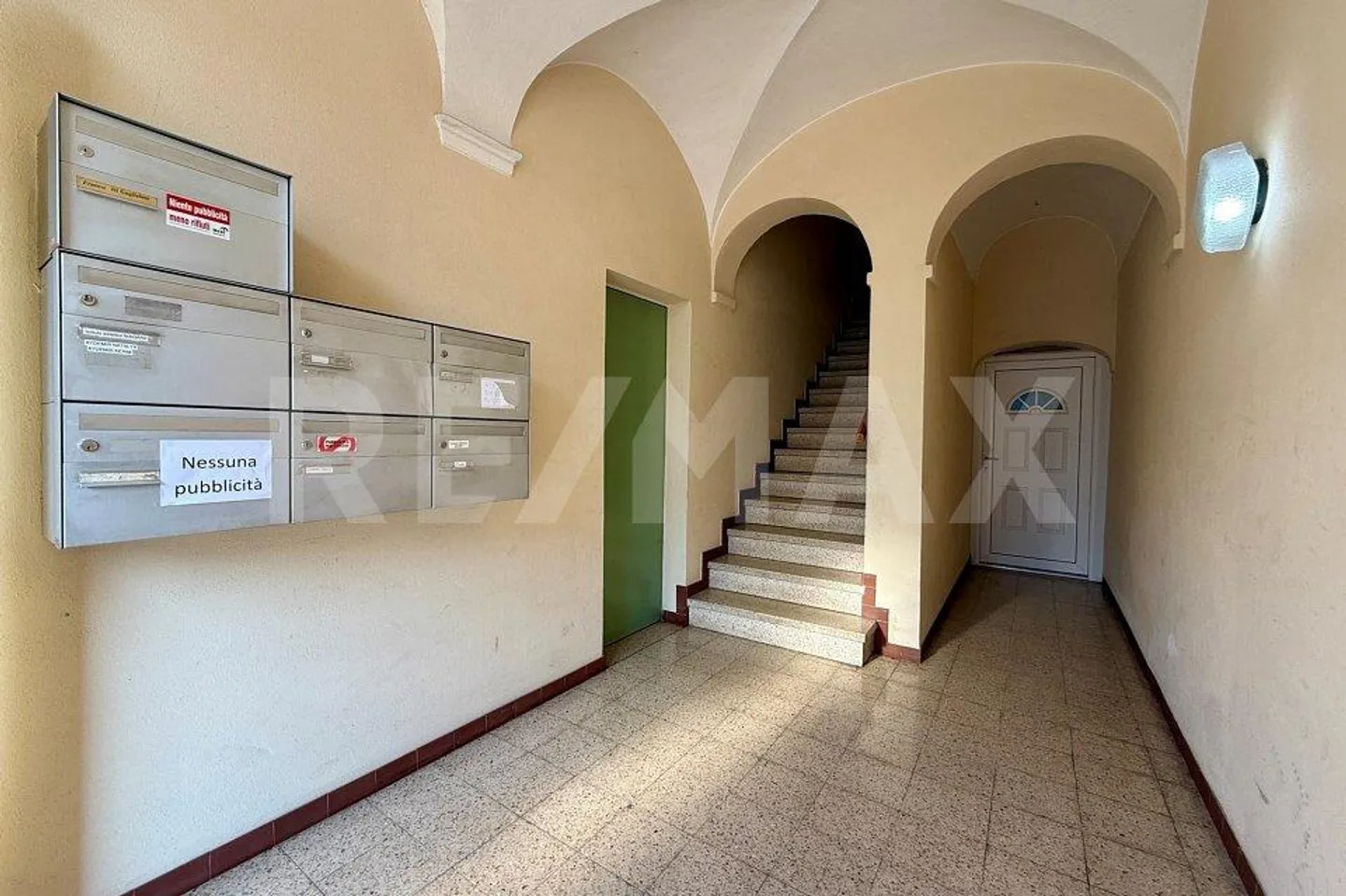 Edificio residenziale - Foto 2 di 7