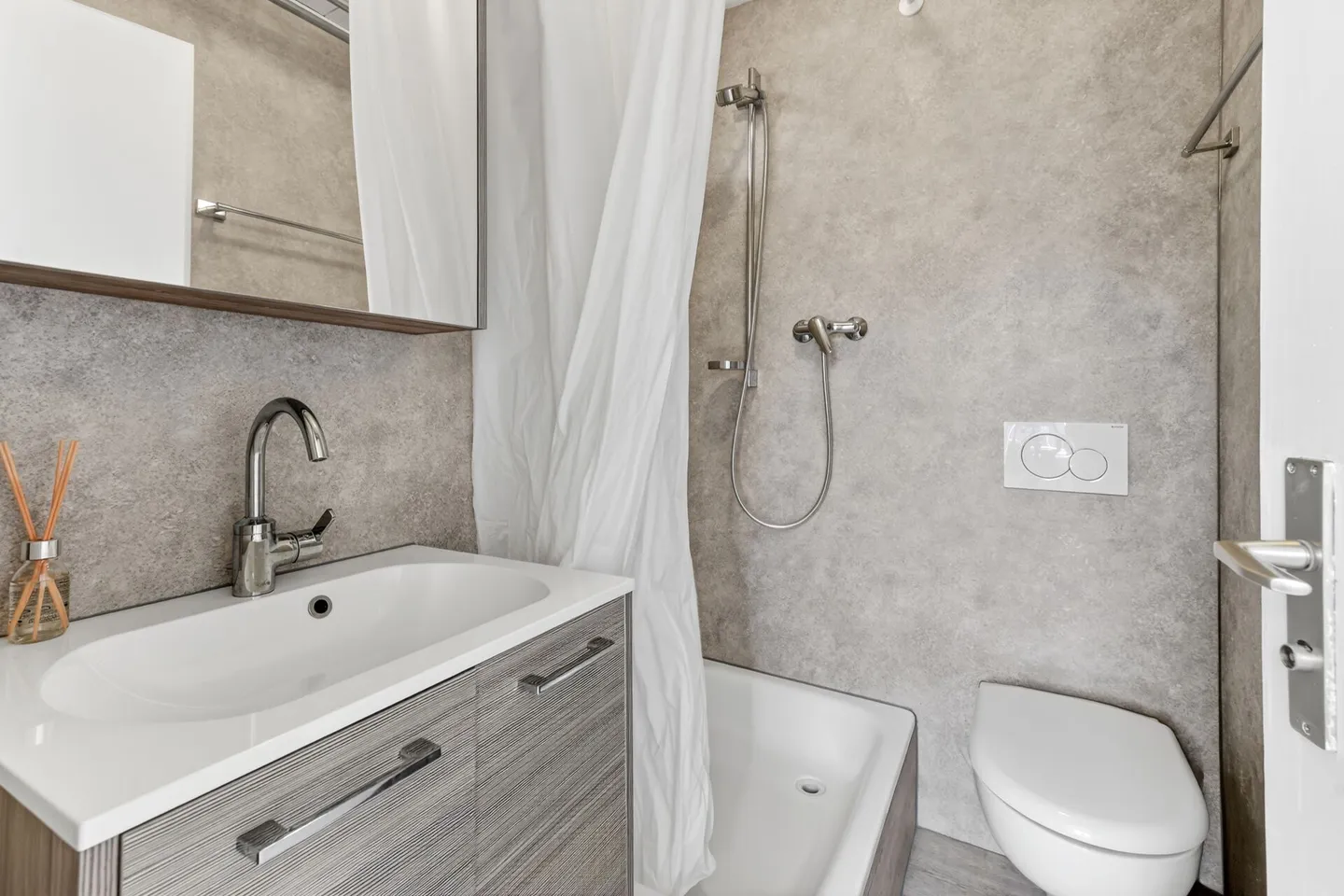 Charming Family Home with Studio - Photo 26 of 31