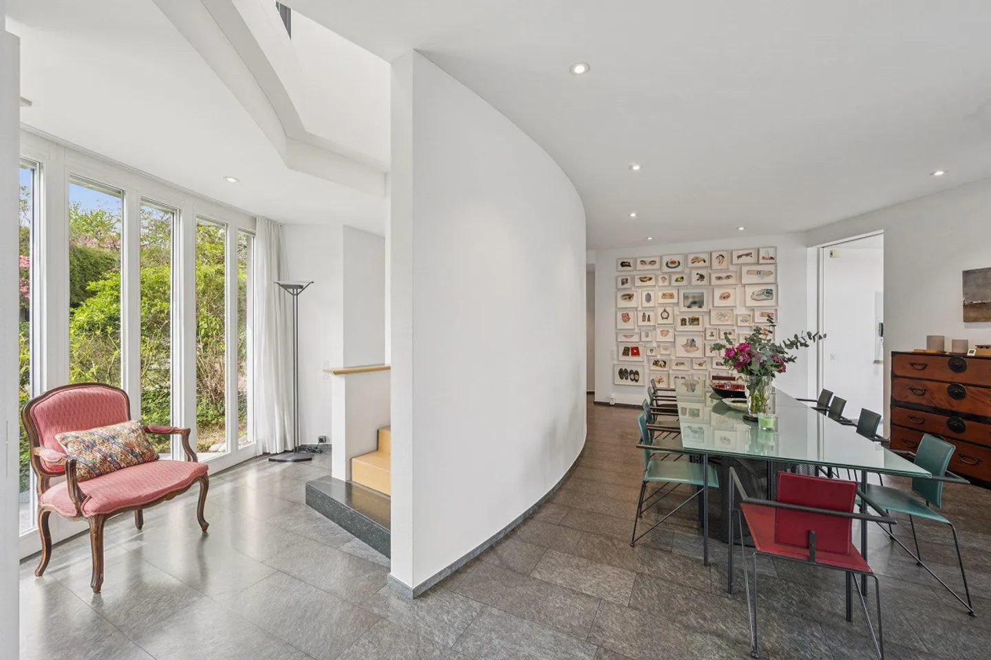 Stylish home with pool and dream garden - Photo 4 of 22