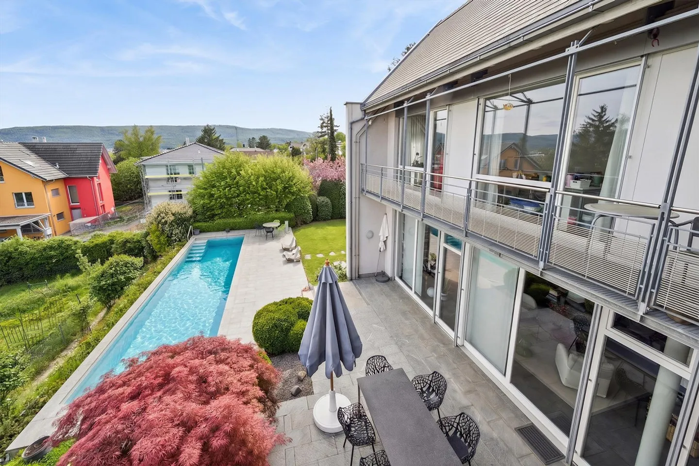 Stylish home with pool and dream garden - Photo 17 of 22