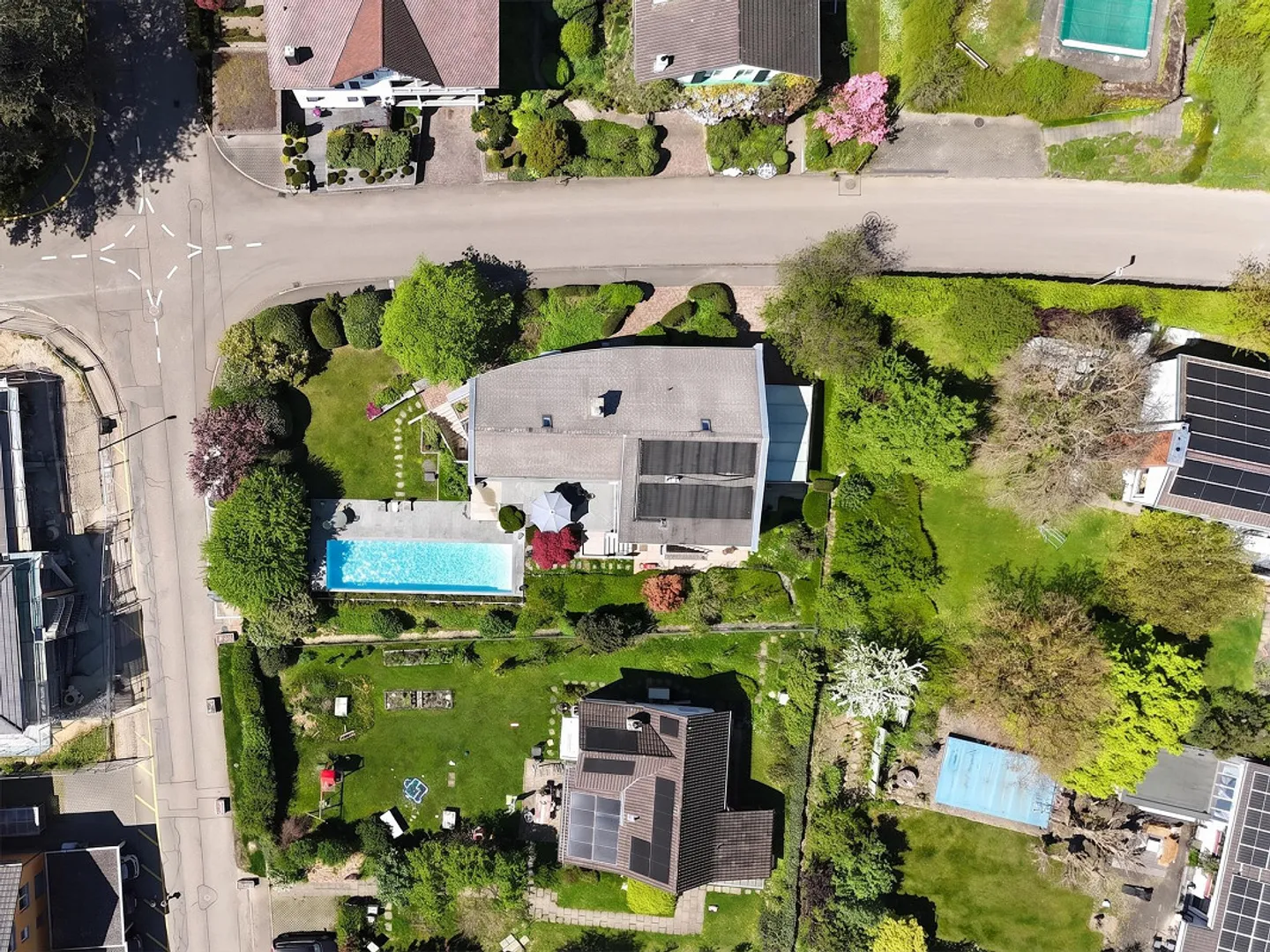 Stylish home with pool and dream garden - Photo 20 of 22