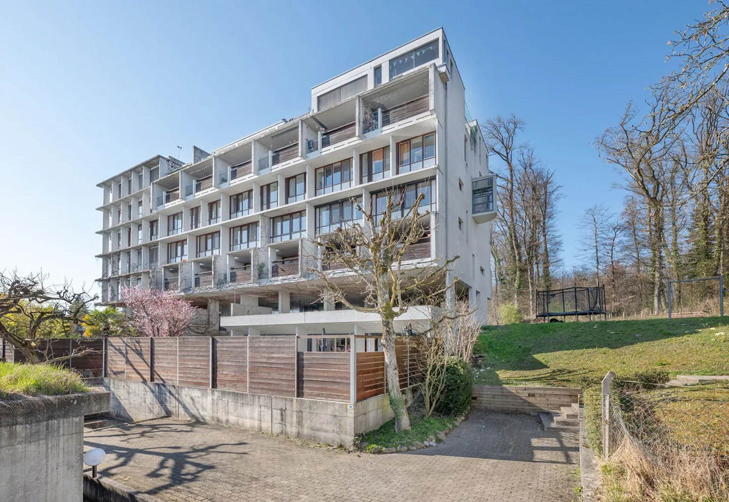 Attractive Duplex Apartment in the Legendary Rainpark - Photo 2 of 14