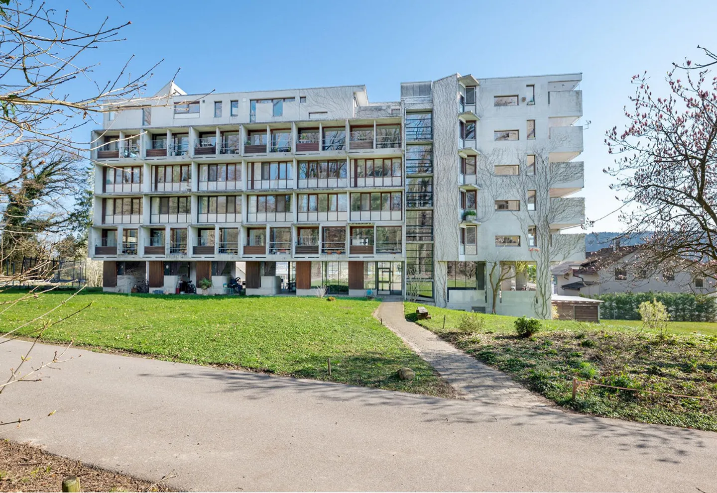 Attractive Duplex Apartment in the Legendary Rainpark - Photo 3 of 14