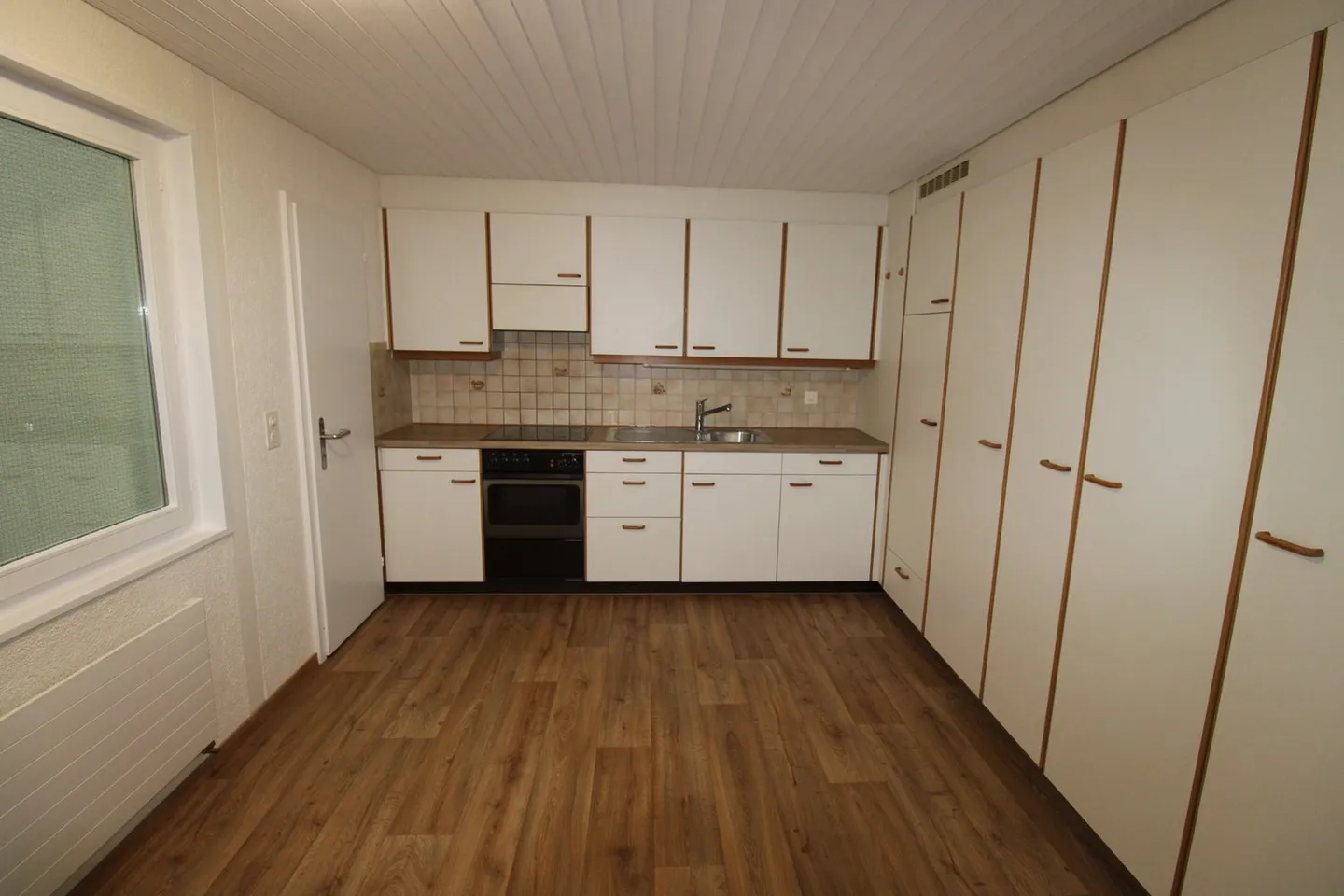 Appartement spacieux de 1,5 pièce dans la vieille ville de Bienne - Photo 3 sur 5