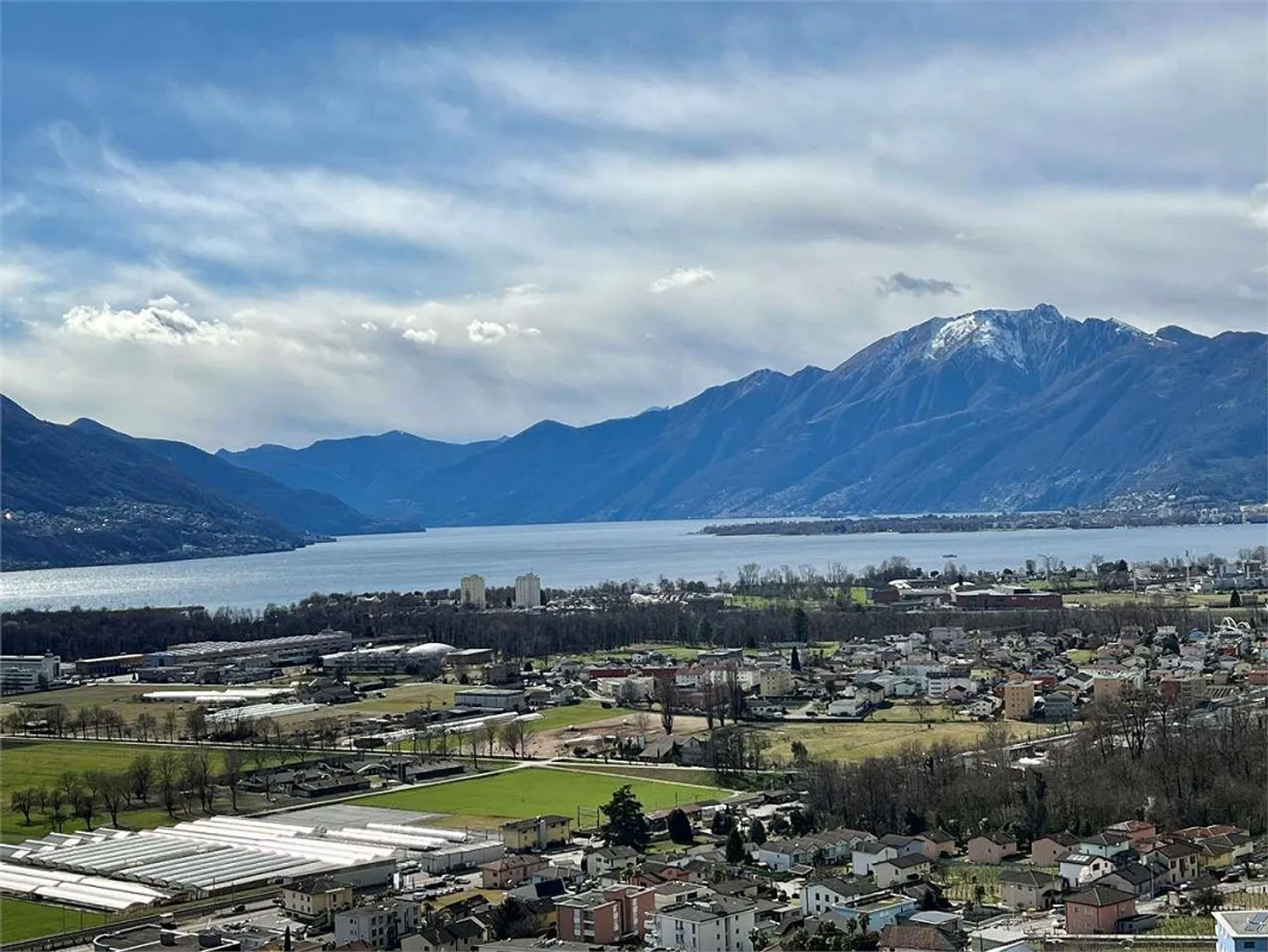 Gordola appartamento vista lago - Foto 1 di 13