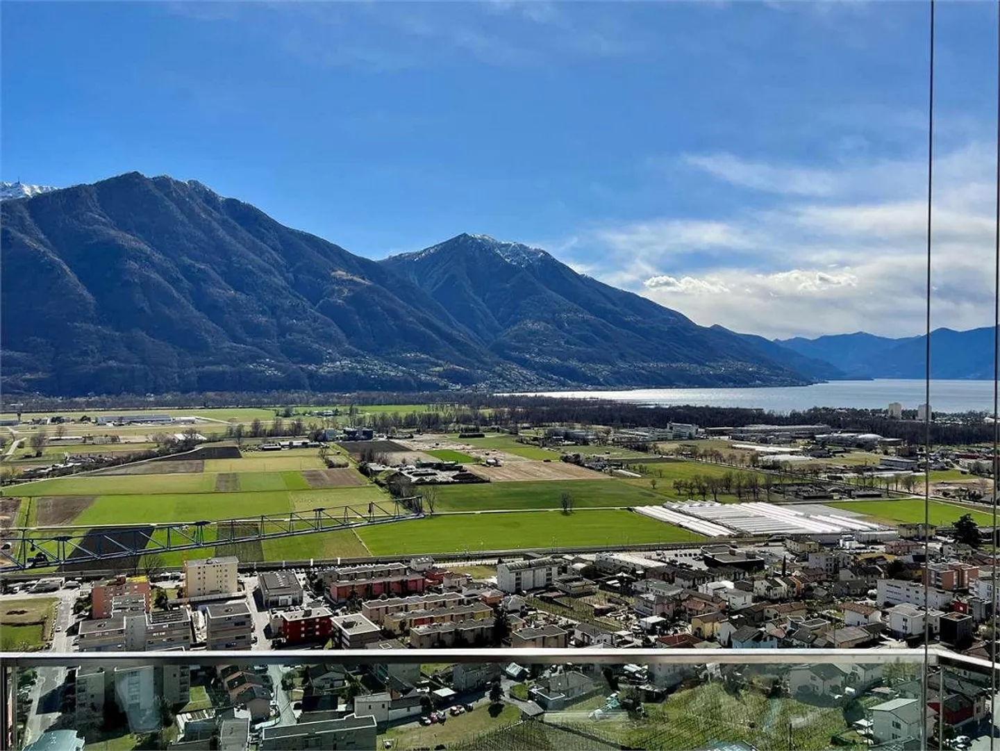 Gordola appartamento vista lago - Foto 2 di 13