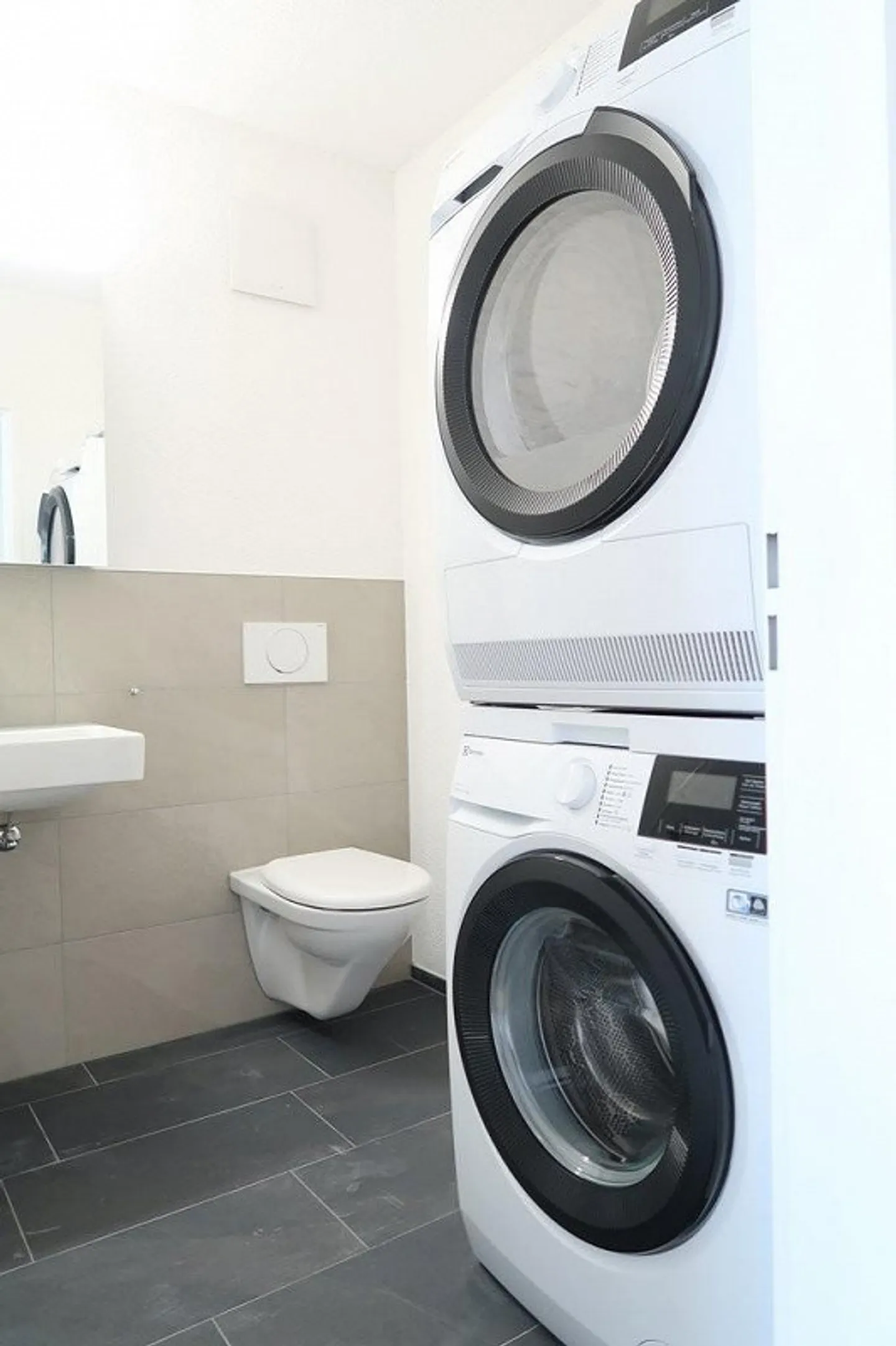 Top renovated 3.5-room apartment, 2nd floor - Photo 7 of 7