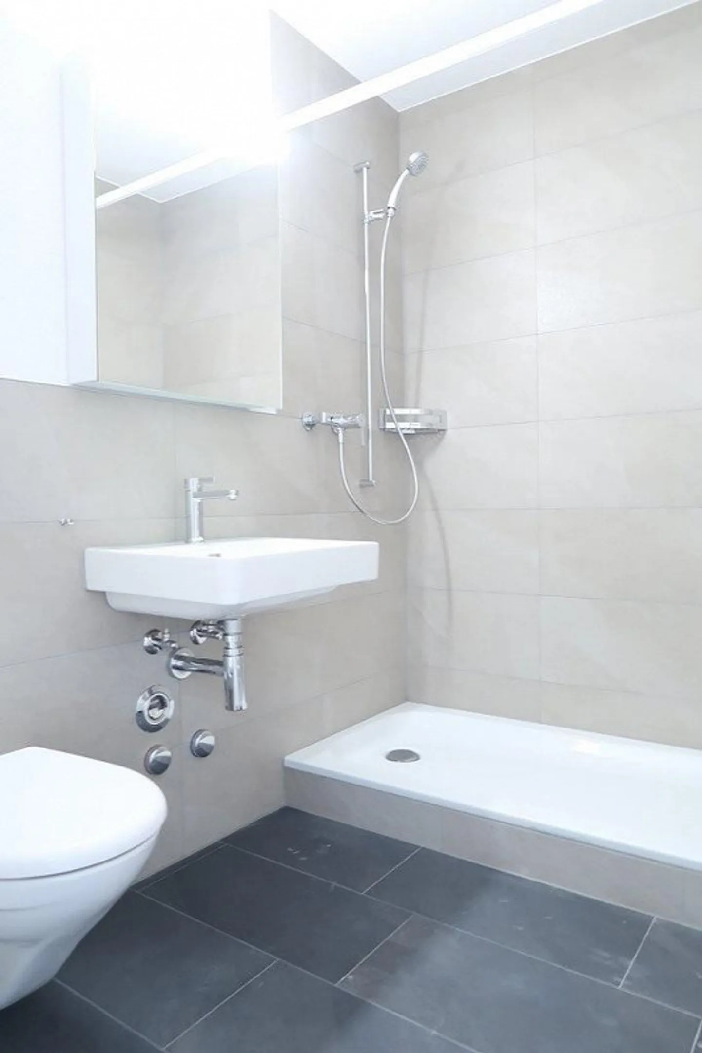 Top renovated 3.5-room apartment, 2nd floor - Photo 6 of 7