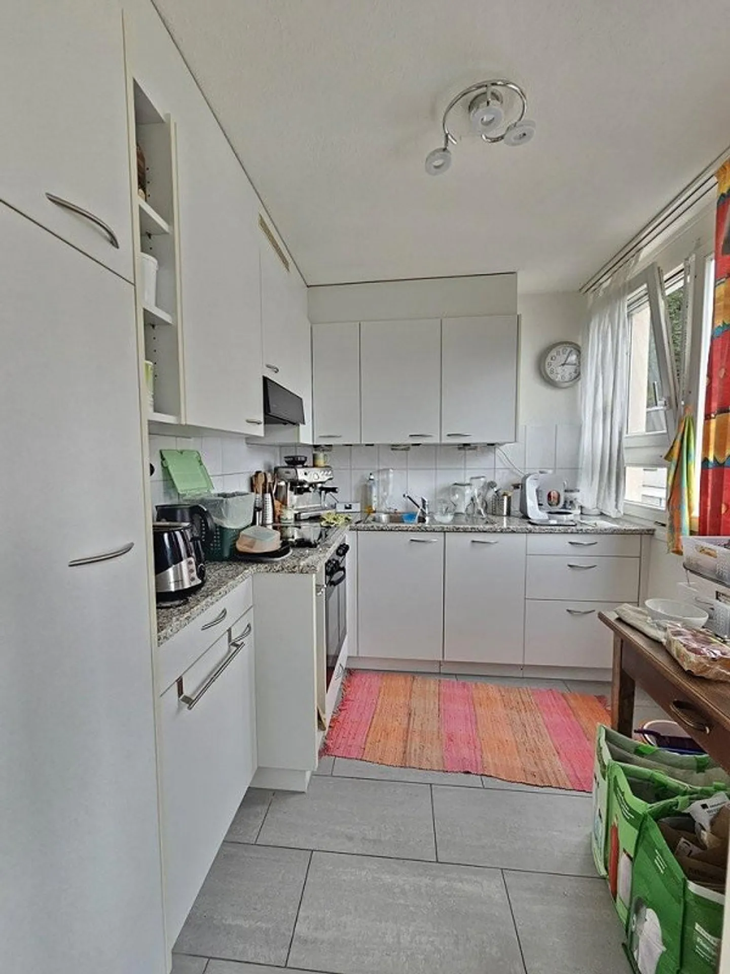 Bellissimo appartamento di 4,5 stanze con vista sull'Aare a Unterseen in affitto - Foto 2 di 9