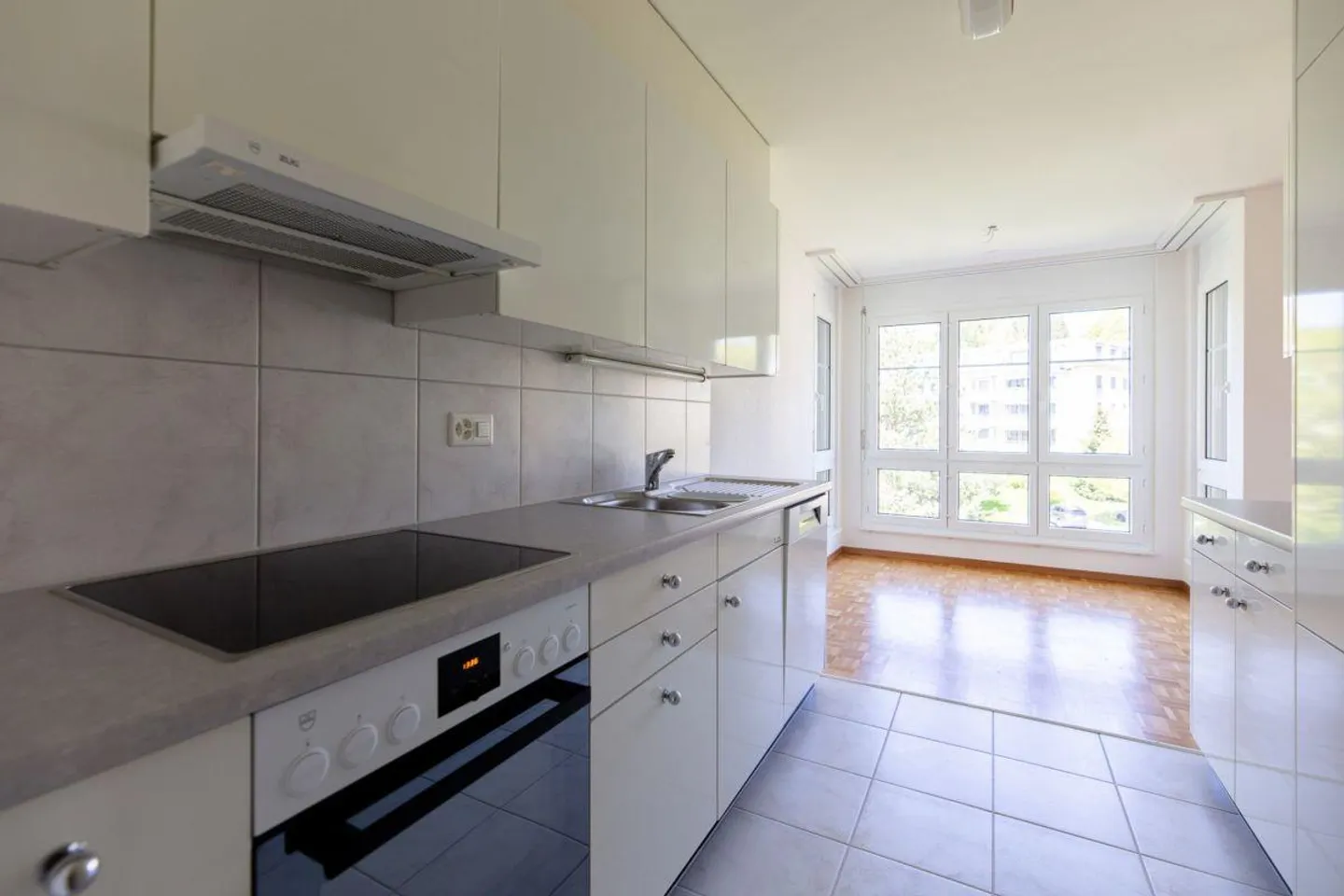 Appartement de rez-de-chaussée idyllique avec vue sur l'étang - Photo 2 sur 9