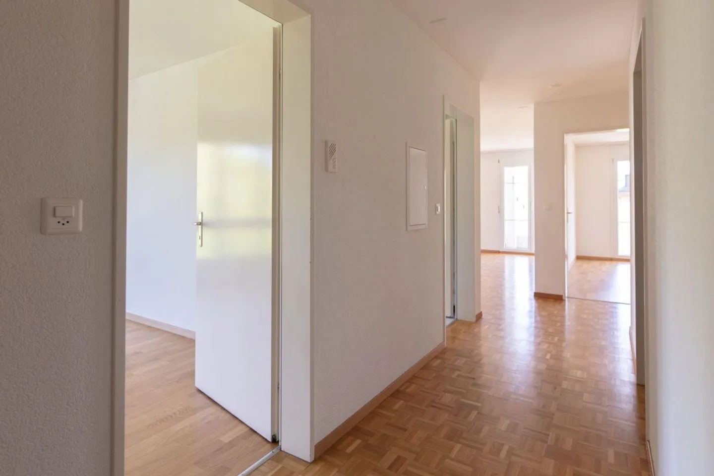 Appartement de rez-de-chaussée idyllique avec vue sur l'étang - Photo 4 sur 9