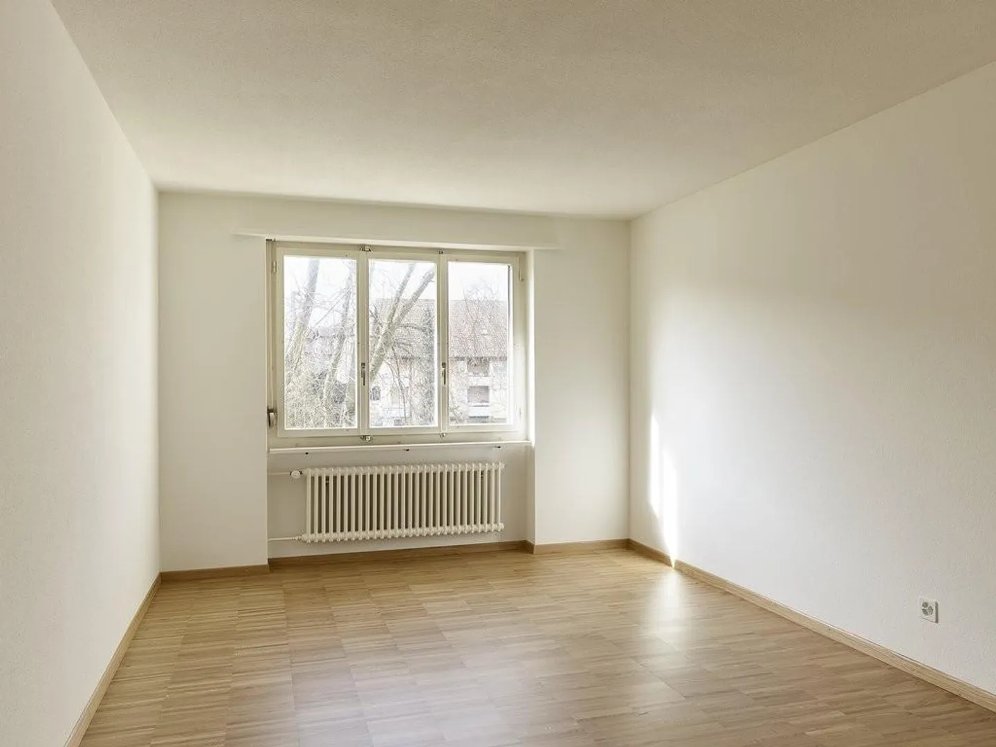 Vivre dans le vert et pourtant central : appartement de 3,5 pièces - Photo 4 sur 8