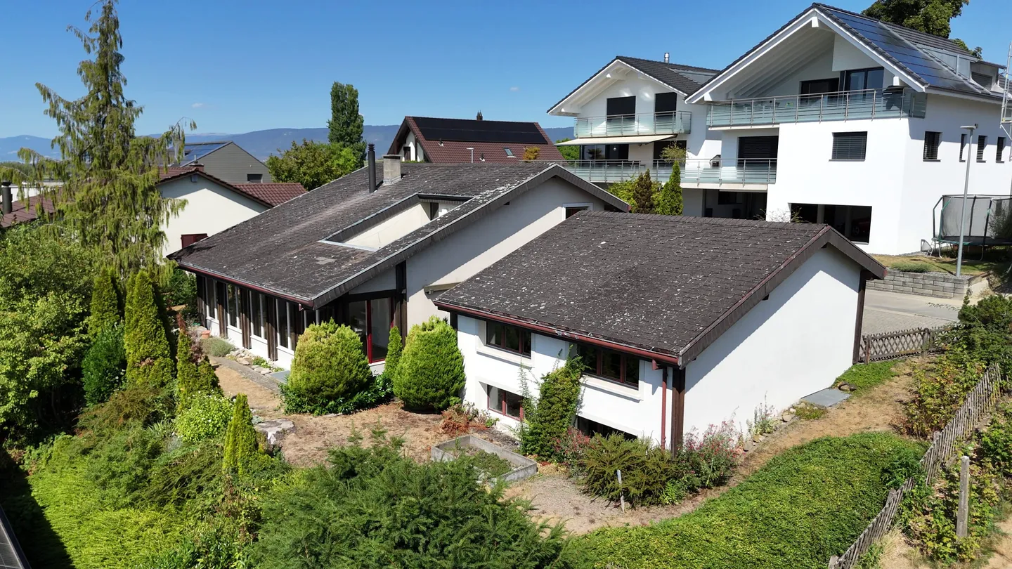 Charmantes Einfamilienhaus mit Atelier - Foto 1 von 12