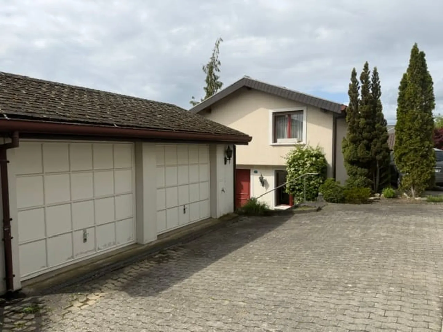 Charmantes Einfamilienhaus mit Atelier - Foto 2 von 12
