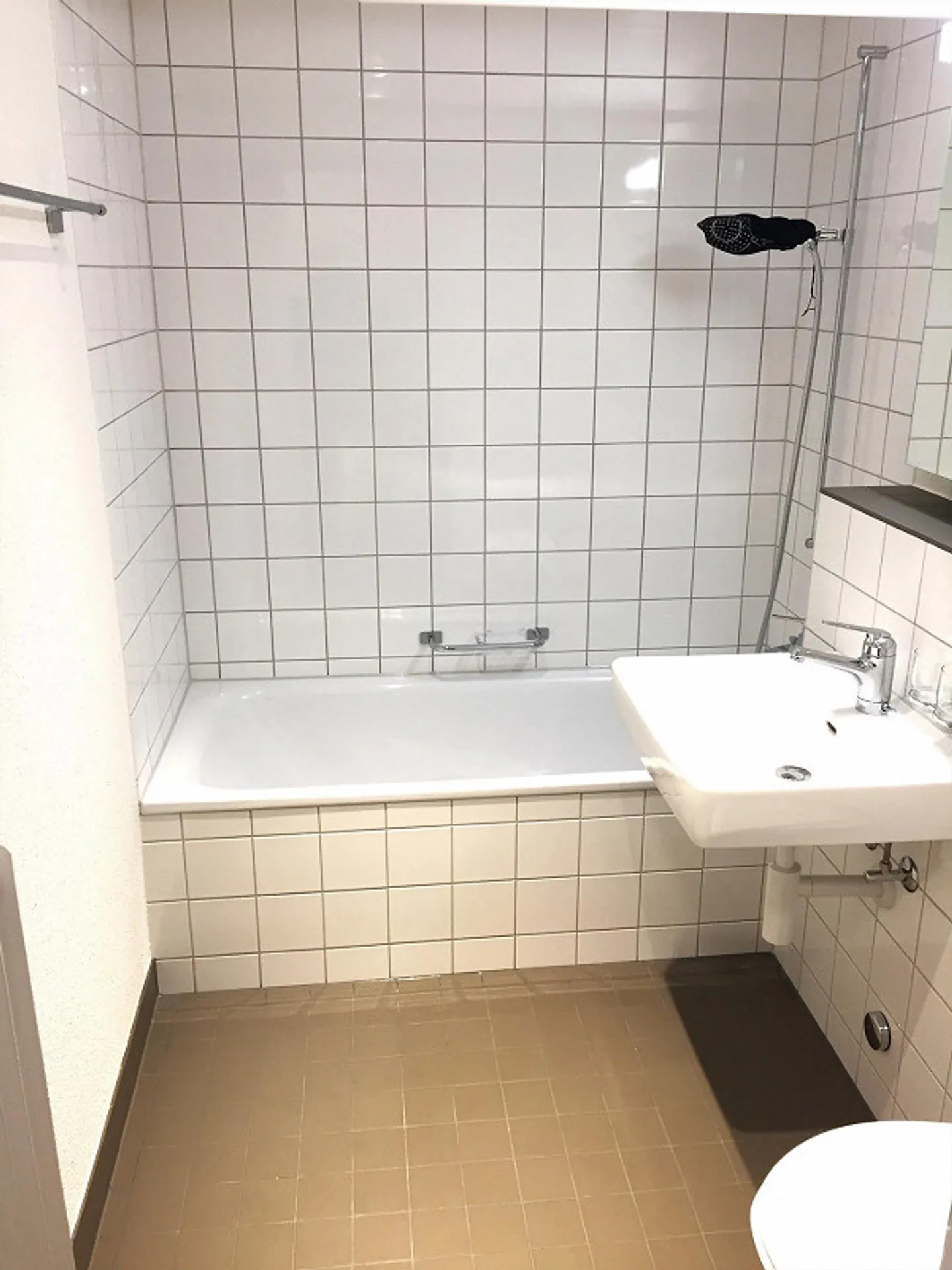 Spacieux, Idéal Appartement 1 Chambre avec Vue Époustouflante à Berne - Photo 3 sur 9