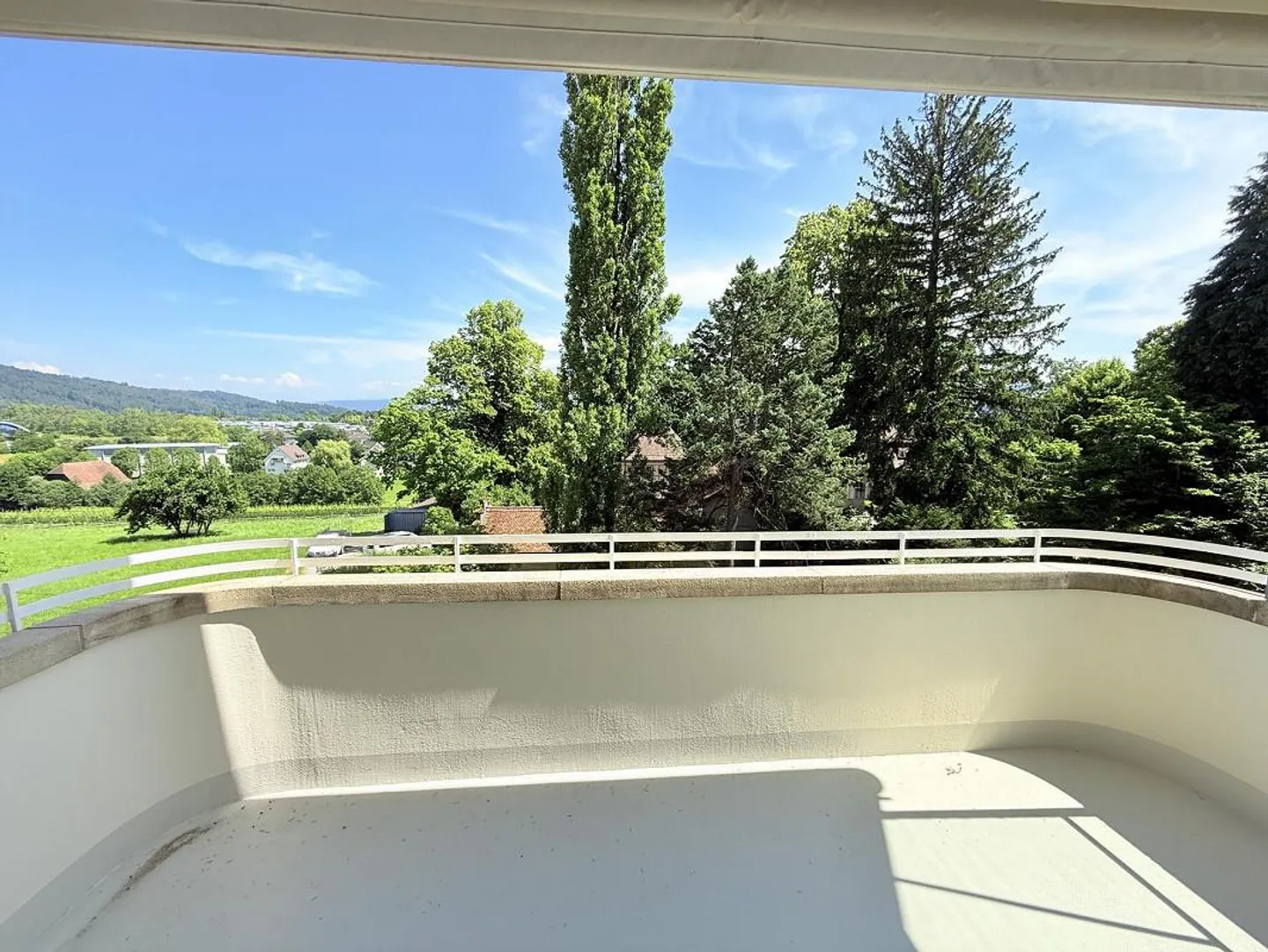 Spacieux, Idéal Appartement 1 Chambre avec Vue Époustouflante à Berne - Photo 1 sur 9