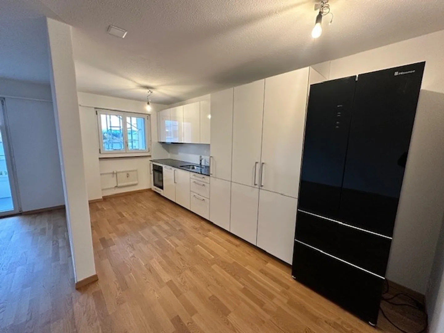 Appartement moderne de 3,5 pièces avec balcon et accès à la terrasse sur le toit - Photo 9 sur 14