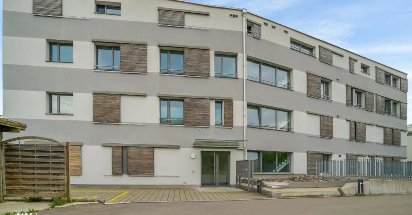 Attractive 2.5-room apartment with large terrace in a central location in Bülach - Photo 7 of 7