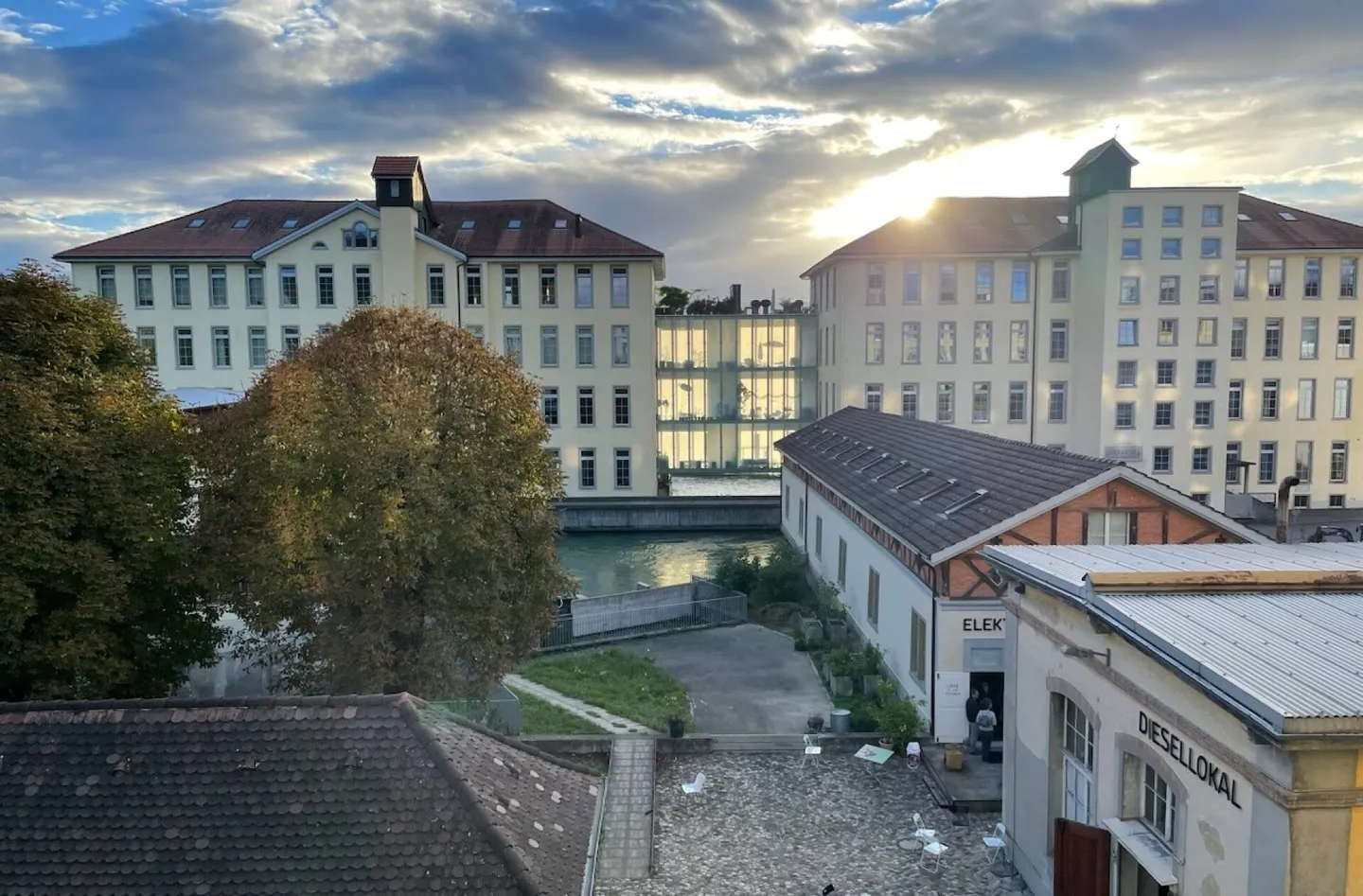 Exclusive Loft Apartment on the Reuss - Photo 4 of 13