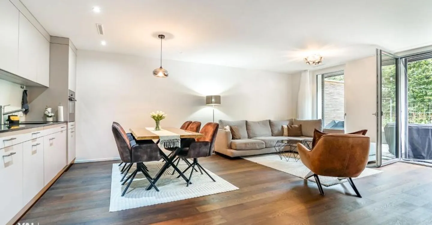 Attractive 2.5-room apartment with large terrace in a central location in Bülach - Photo 1 of 7