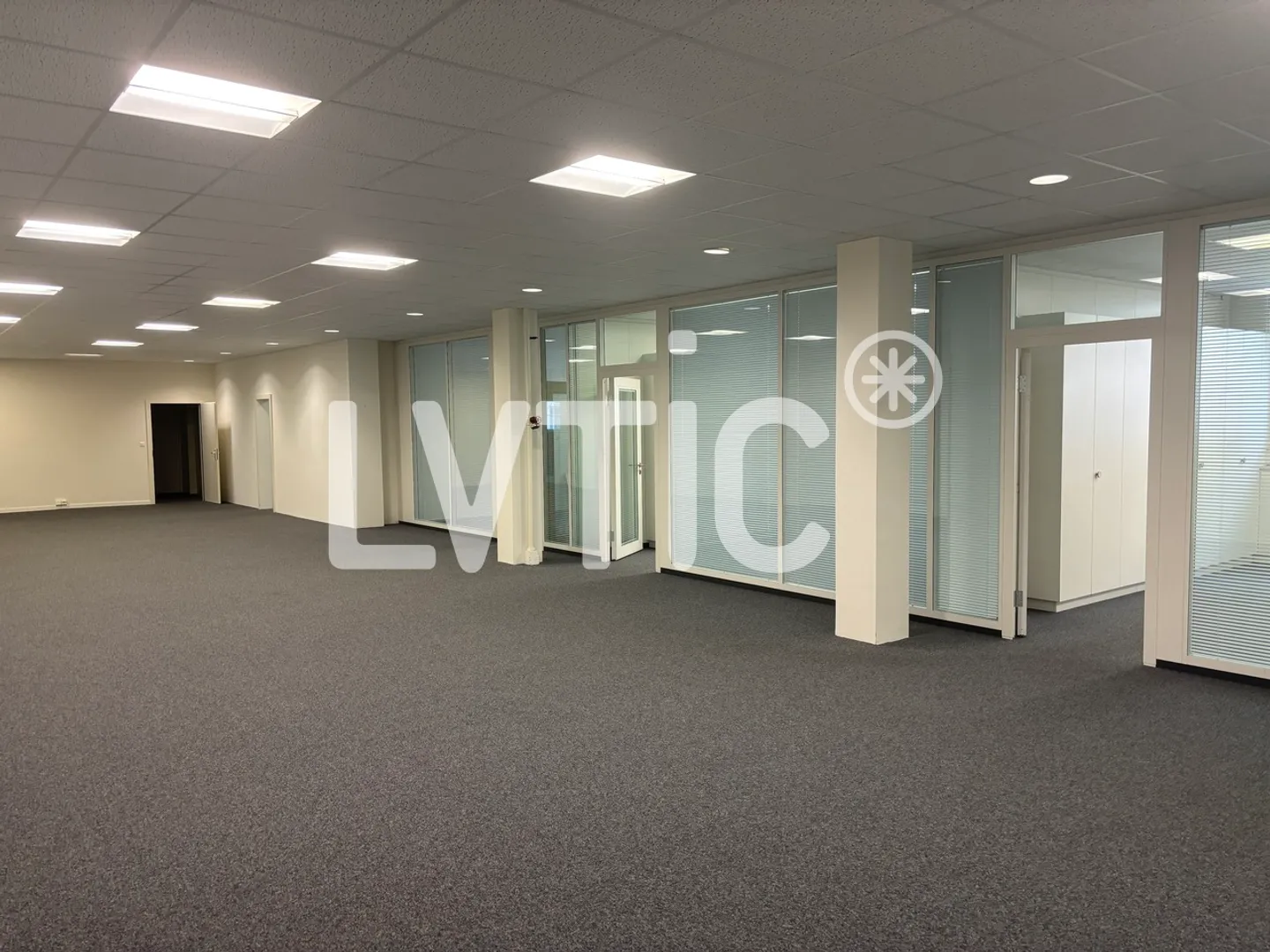 Werkstätten, Lager, Büros von 800 m2 zur Miete in Renens - Foto 2 von 13