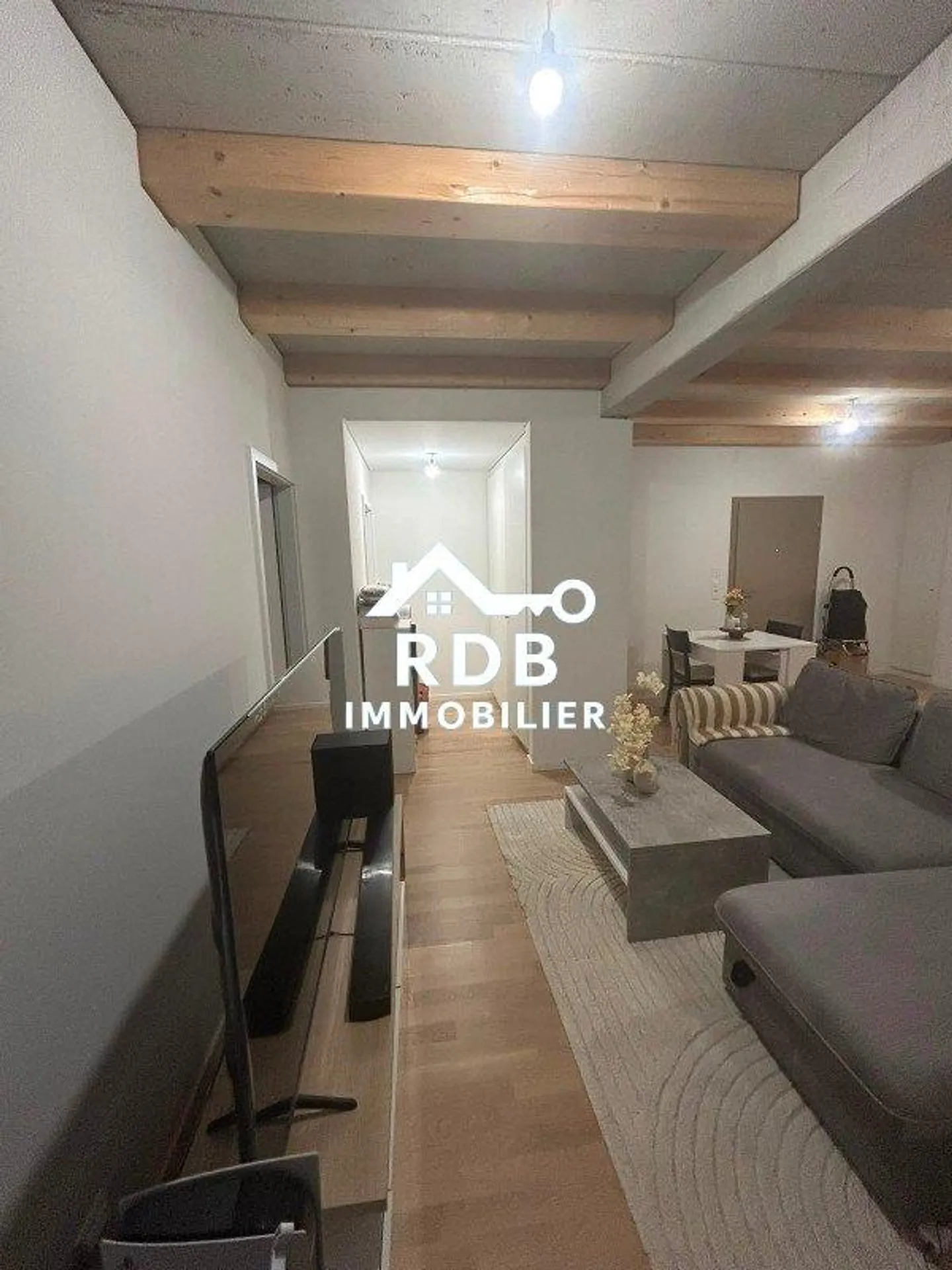 Wunderschöne 3-Zimmer-Wohnung von 55 m² mit Balkon, Parkplatz und Aufzug - Foto 2 von 6
