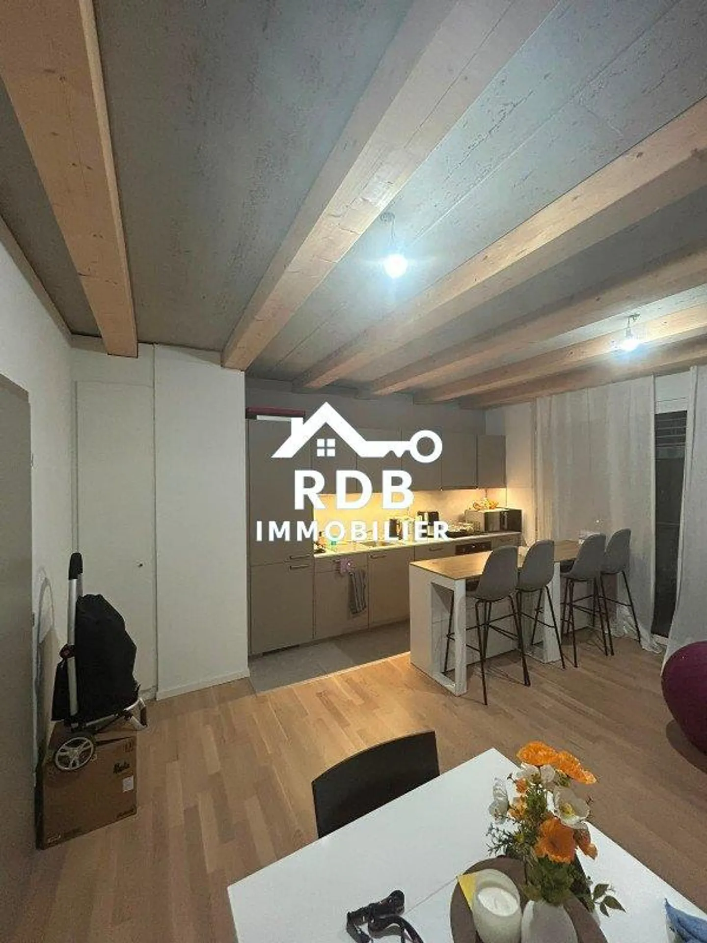 Wunderschöne 3-Zimmer-Wohnung von 55 m² mit Balkon, Parkplatz und Aufzug - Foto 3 von 6