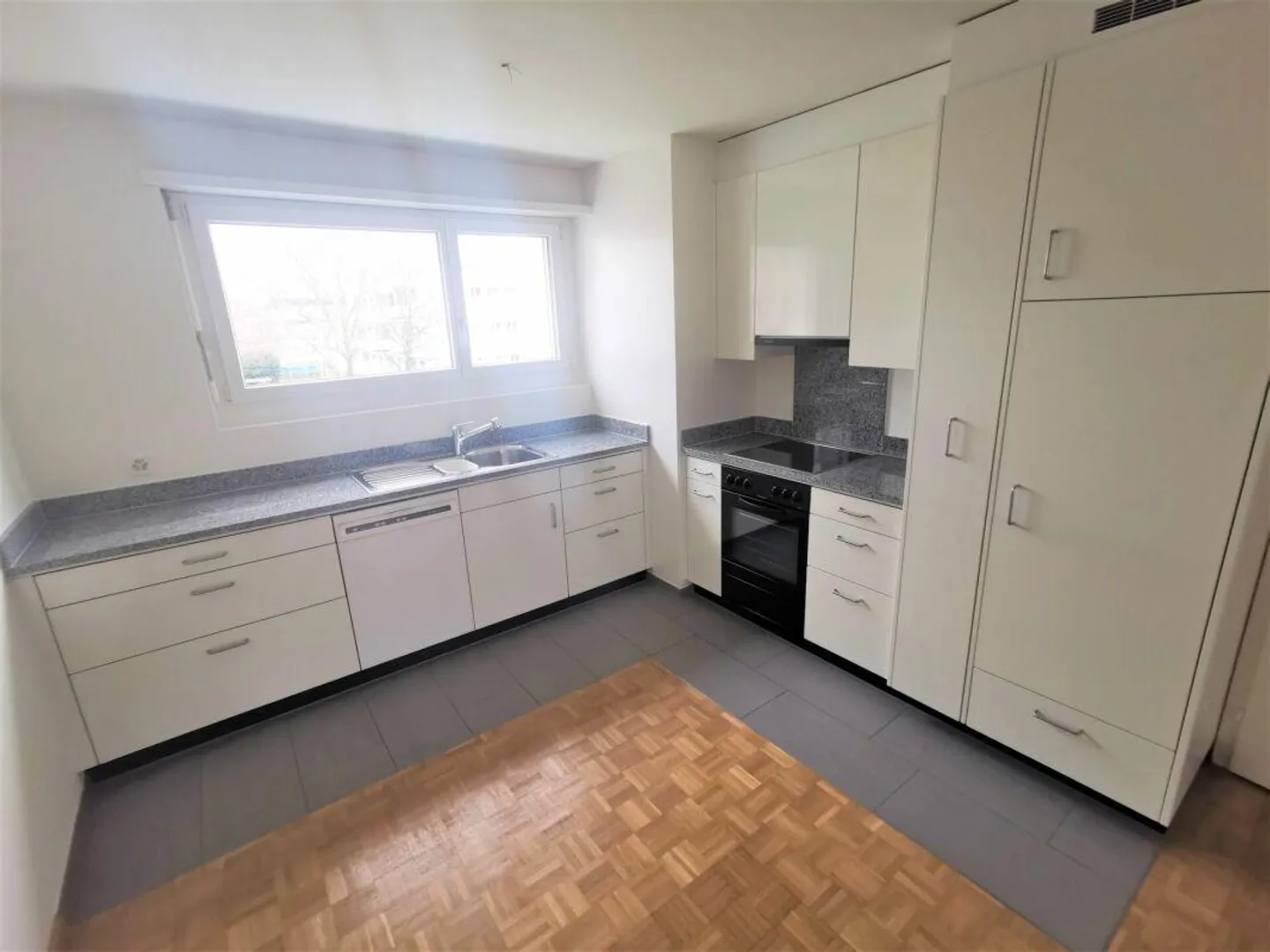 Appartement 4.5 pièces à Reinach - Photo 2 sur 9