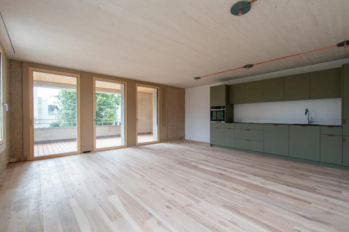 Attractive 4.5 Room Apartment with Loggia - Photo 1 of 10