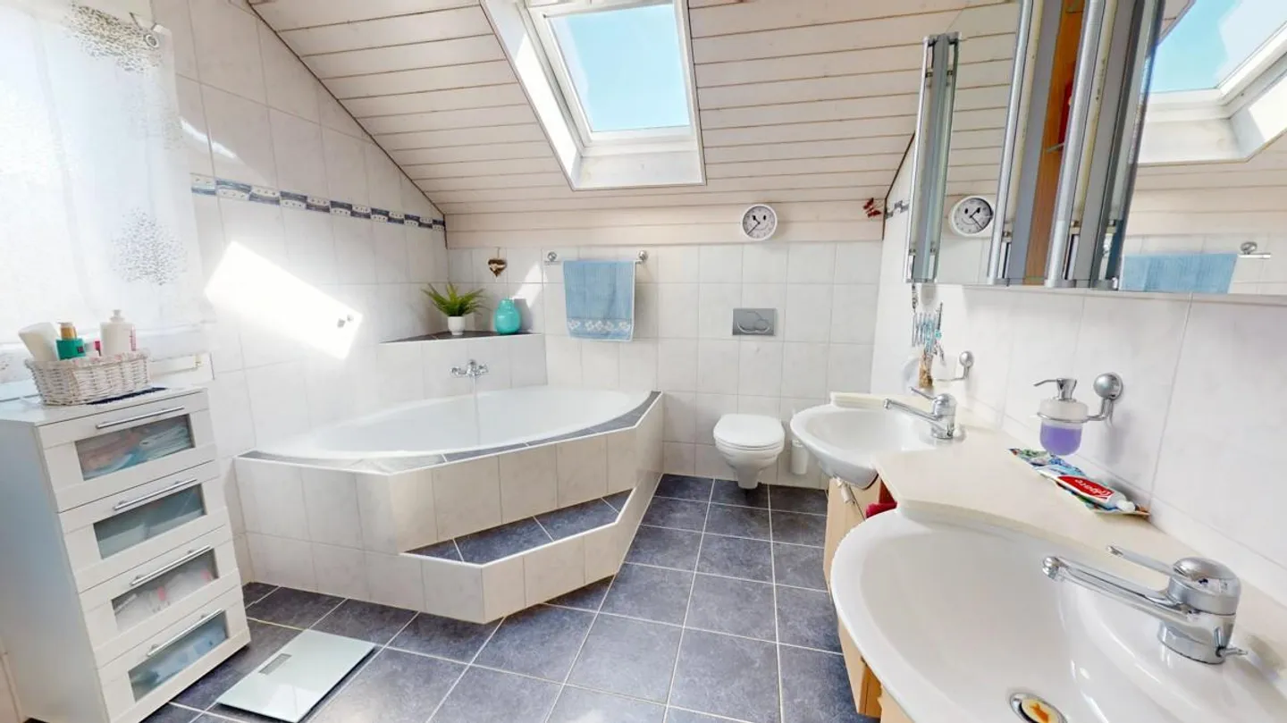 Maison spacieuse de 4,5 pièces avec jardin d'hiver - Photo 14 sur 16