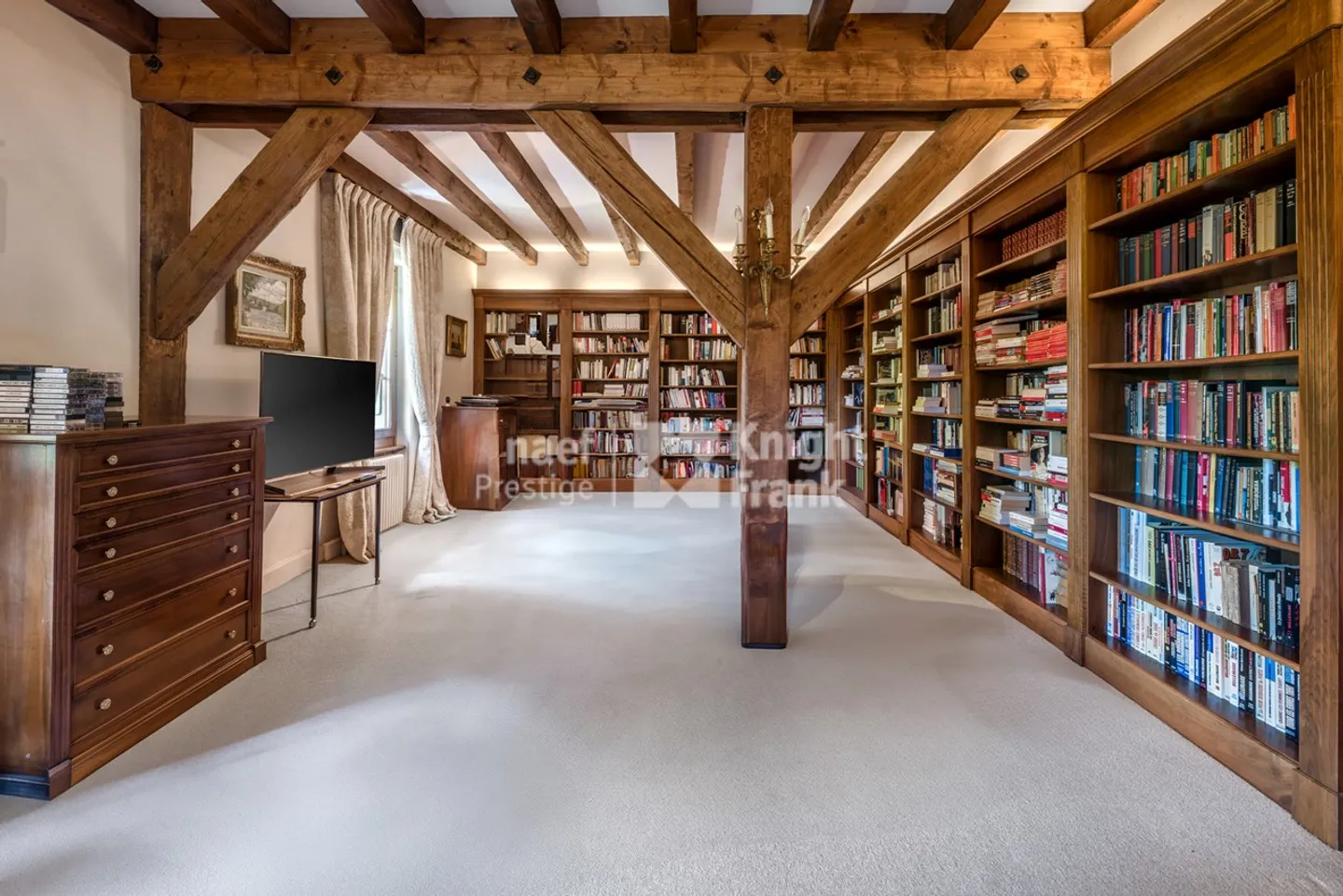 House with 17 rooms - Photo 11 of 12